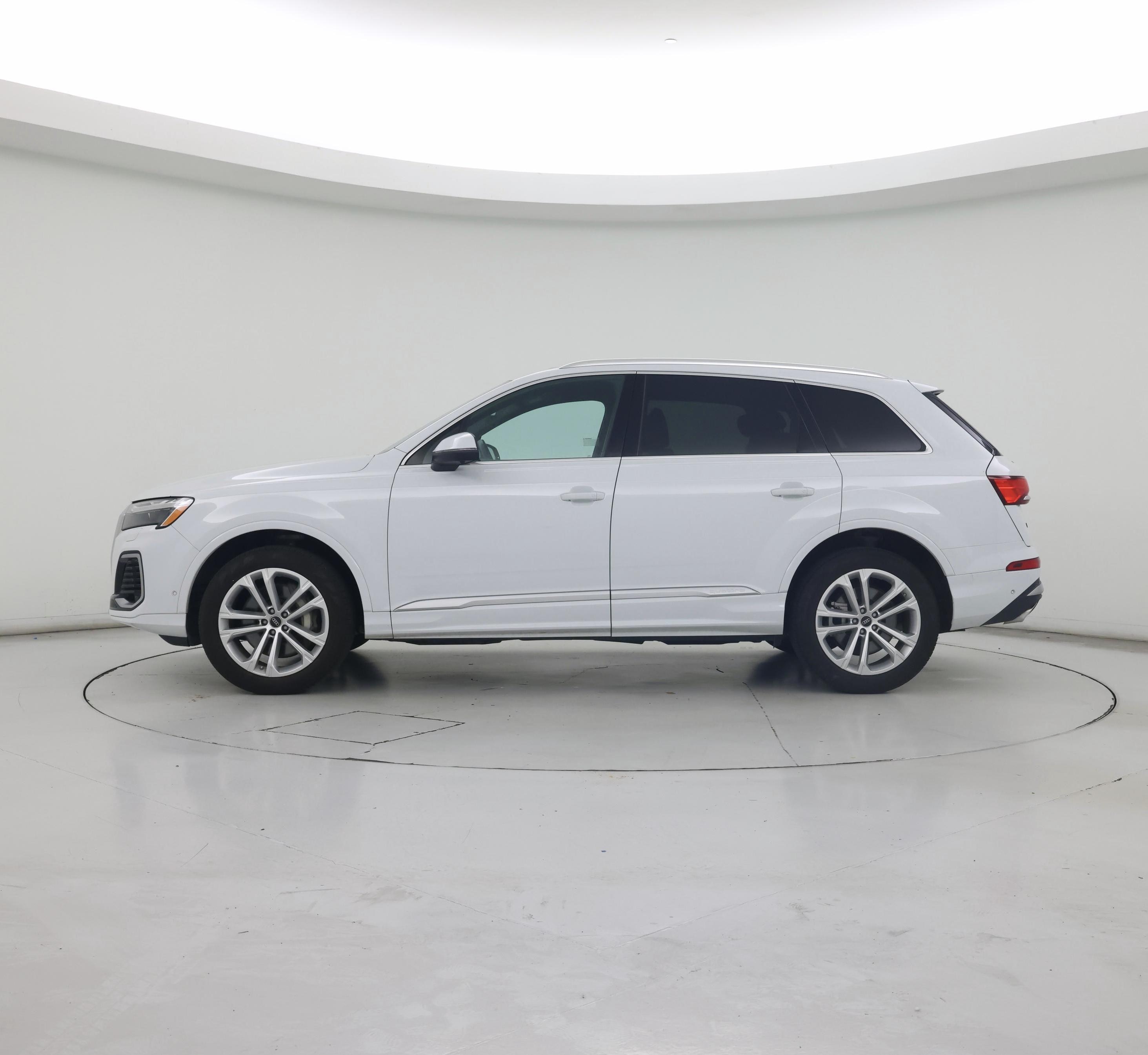 Thumbnail: 2025 Audi Q7 - 3