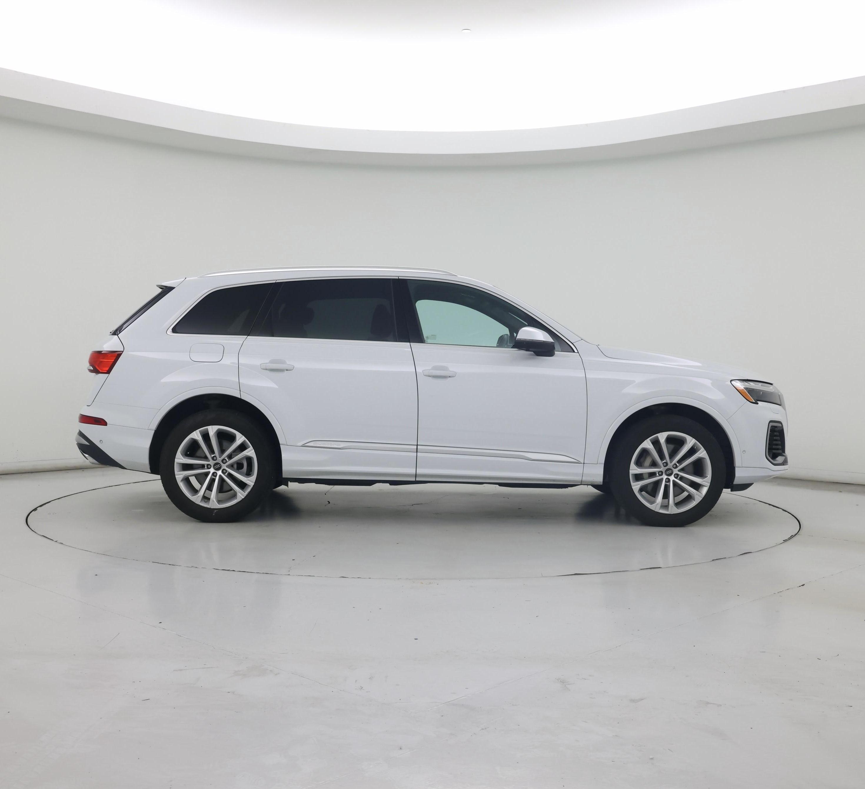 Thumbnail: 2025 Audi Q7 - 7