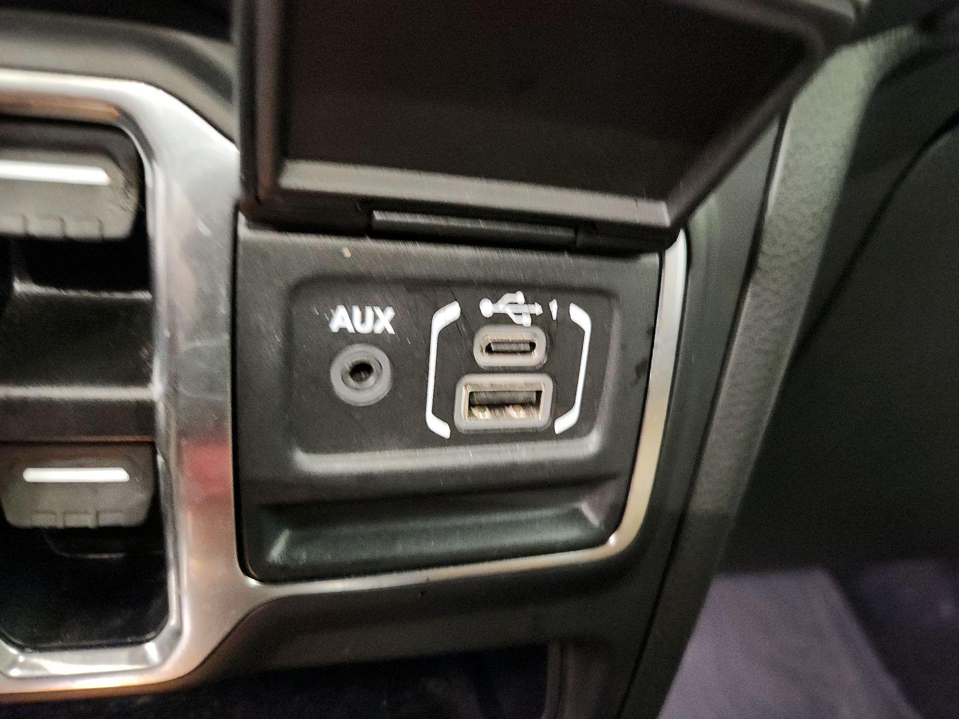 Thumbnail: 2023 Jeep Wrangler - 18