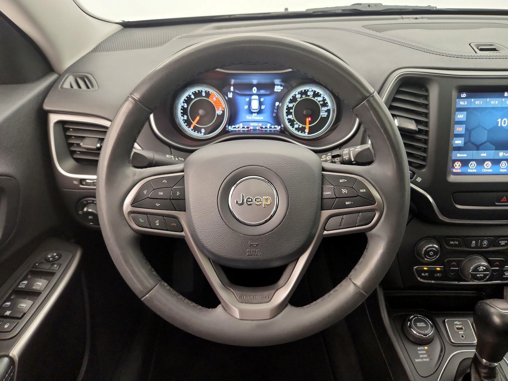 Thumbnail: 2022 Jeep Cherokee - 10