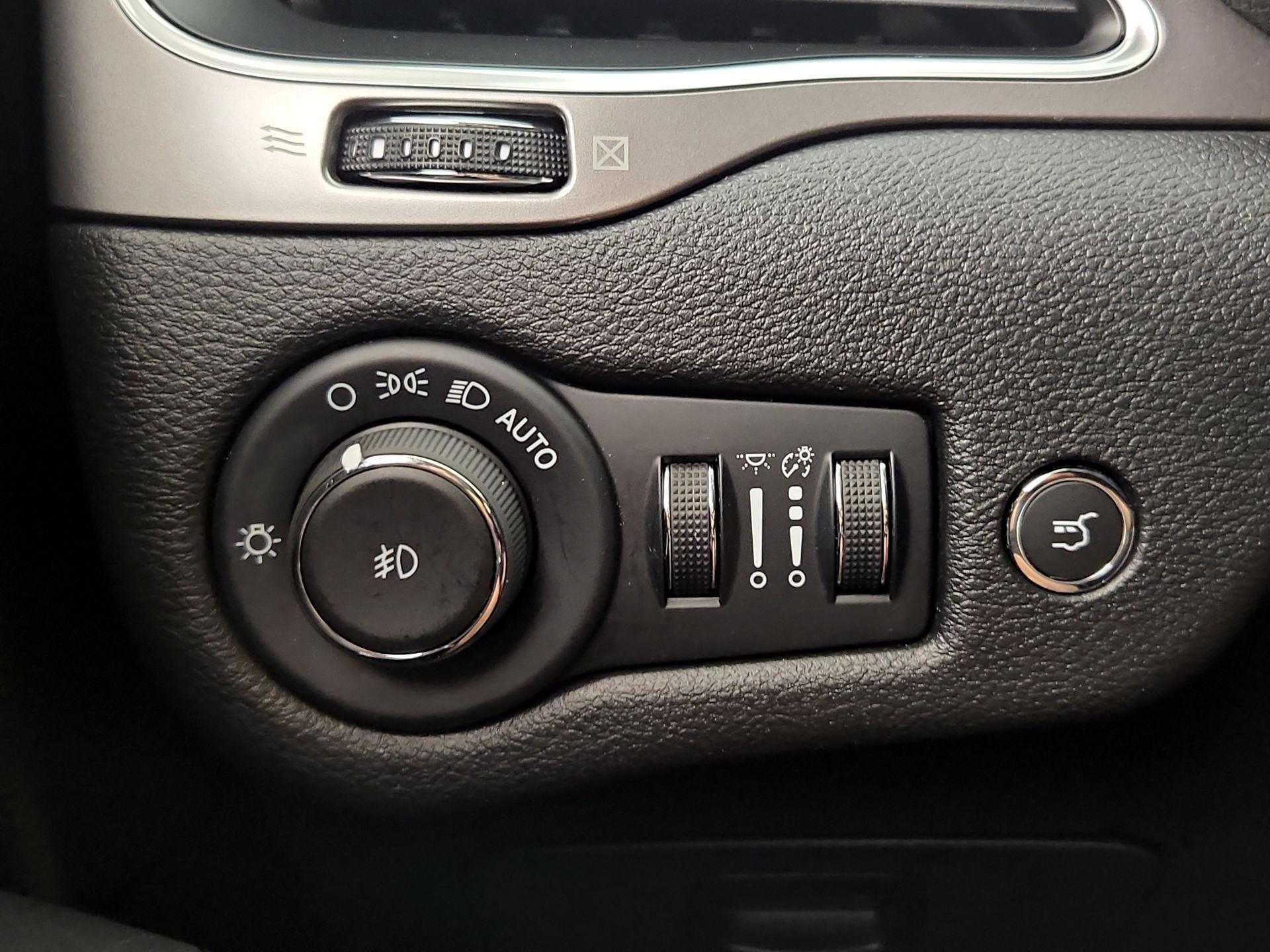 Thumbnail: 2022 Jeep Cherokee - 13