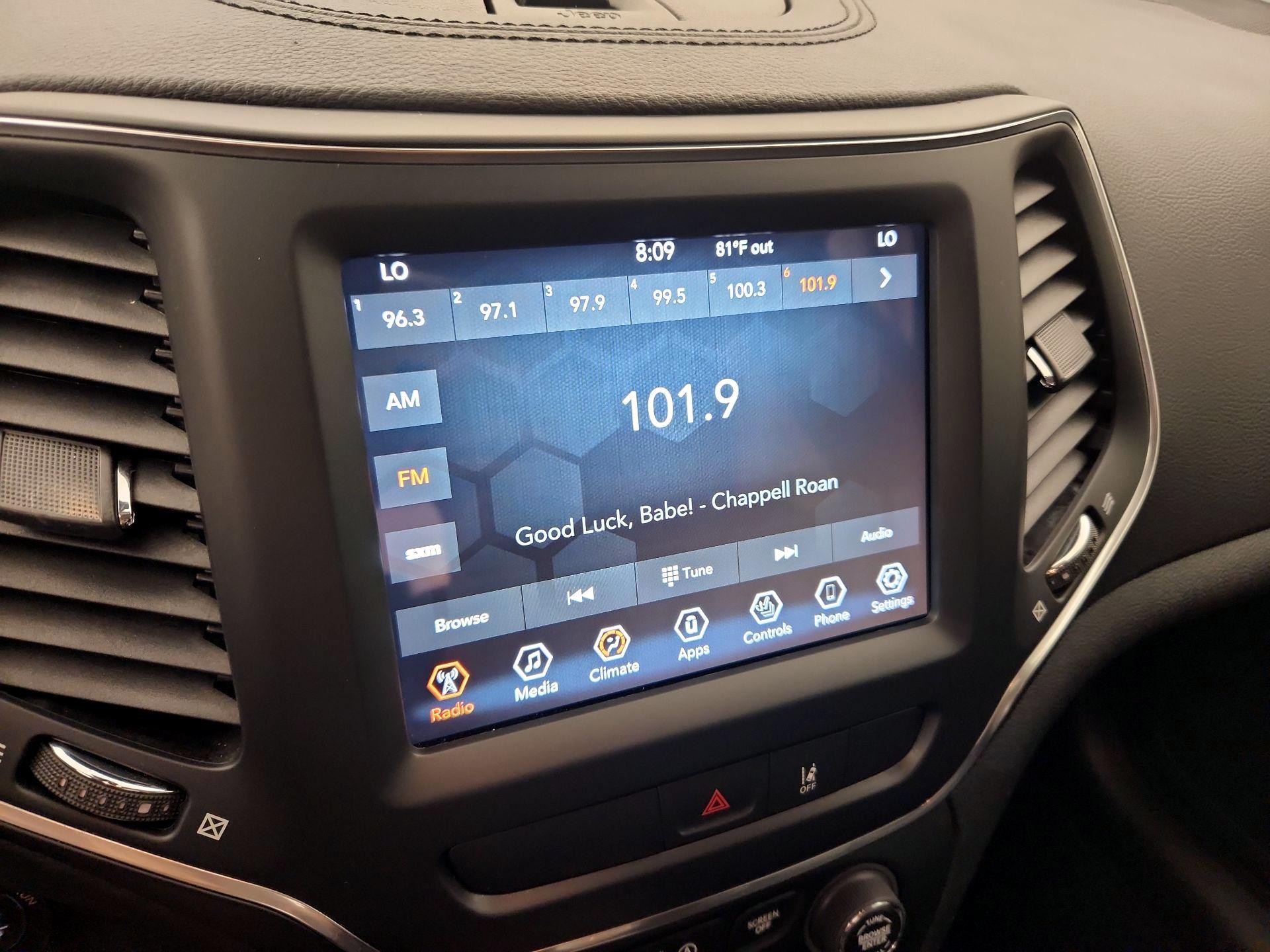 Thumbnail: 2022 Jeep Cherokee - 15