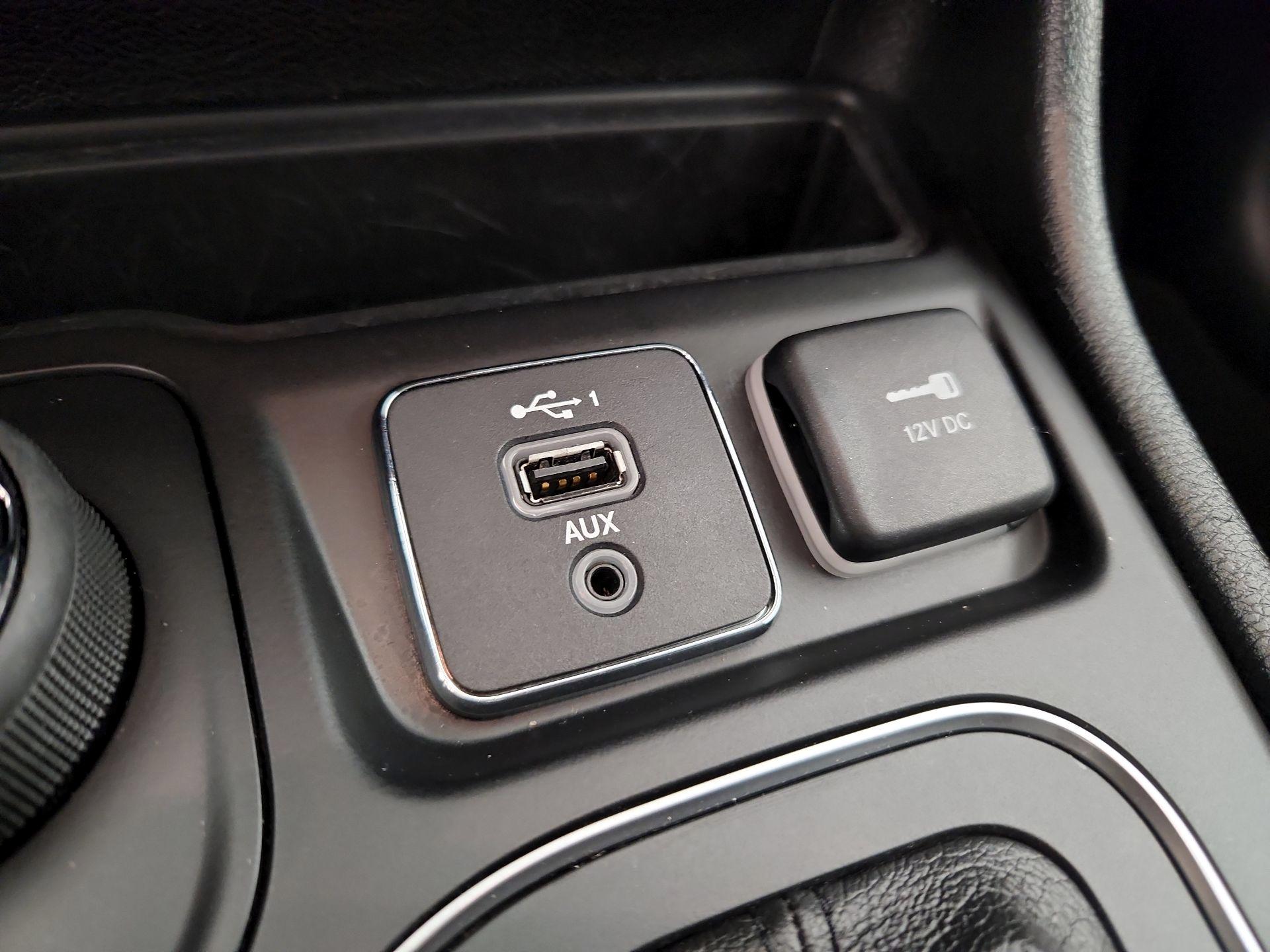 Thumbnail: 2022 Jeep Cherokee - 18