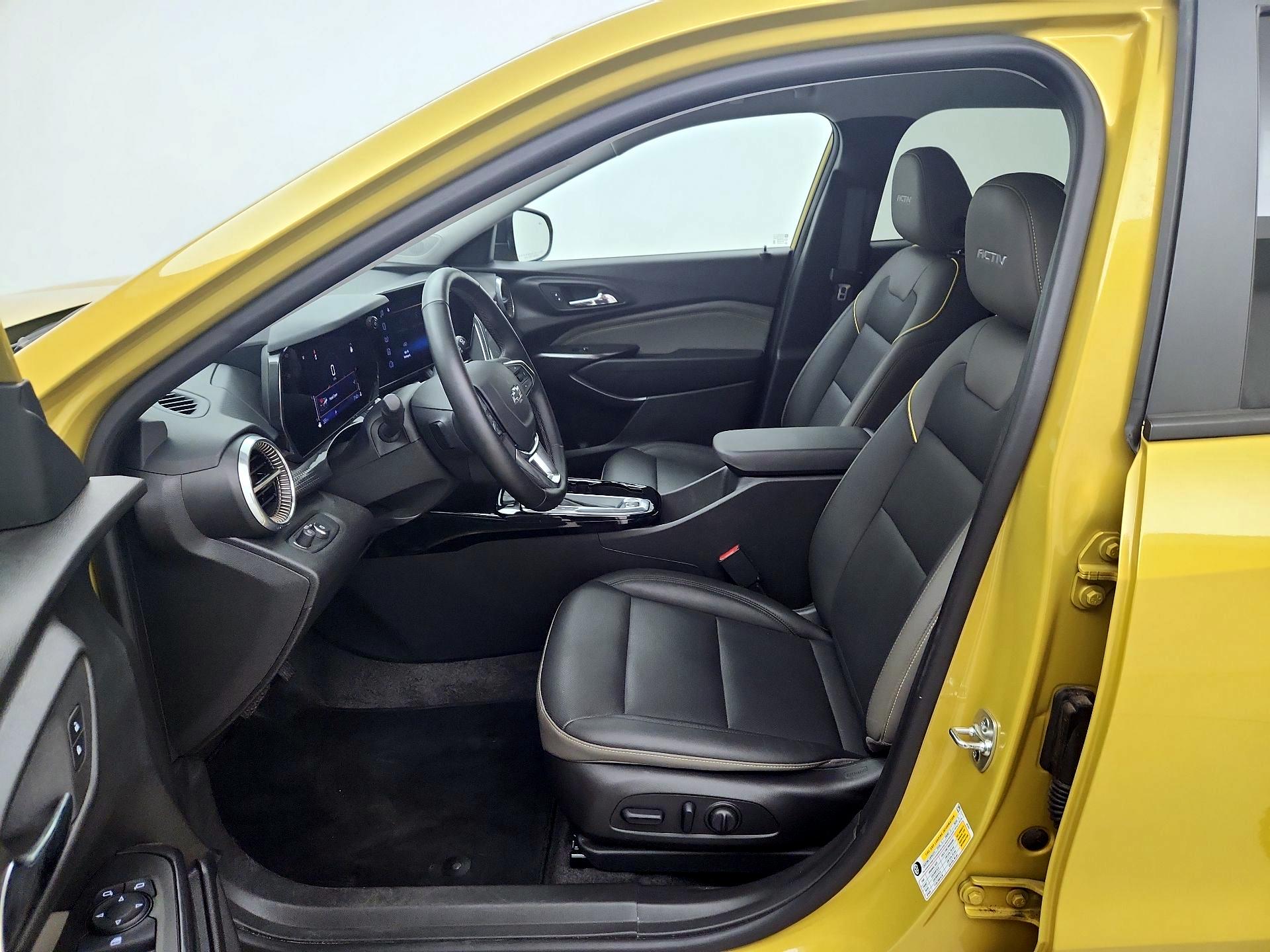 Thumbnail: 2025 Chevrolet Trax - 11