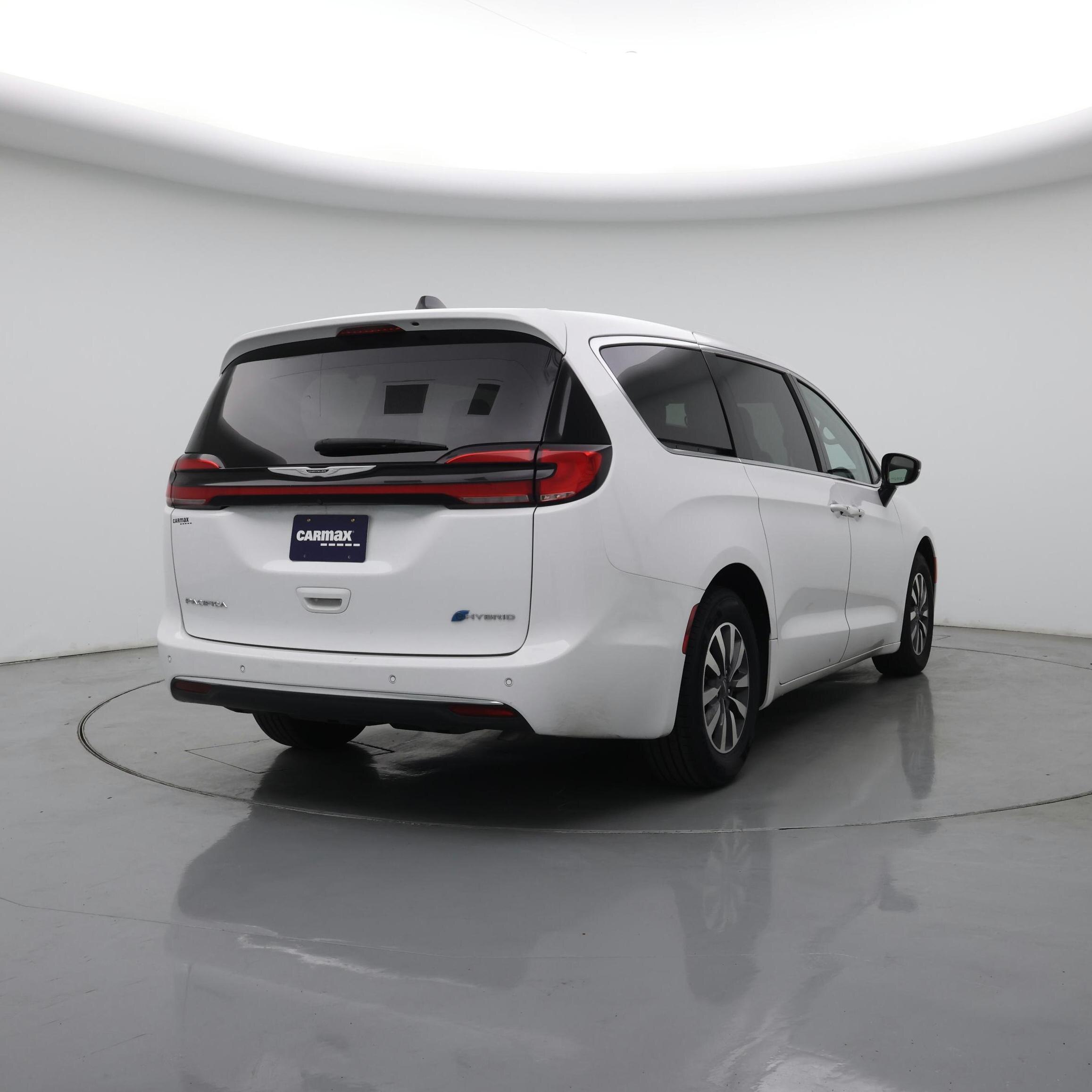 Thumbnail: 2024 Chrysler Pacifica - 8