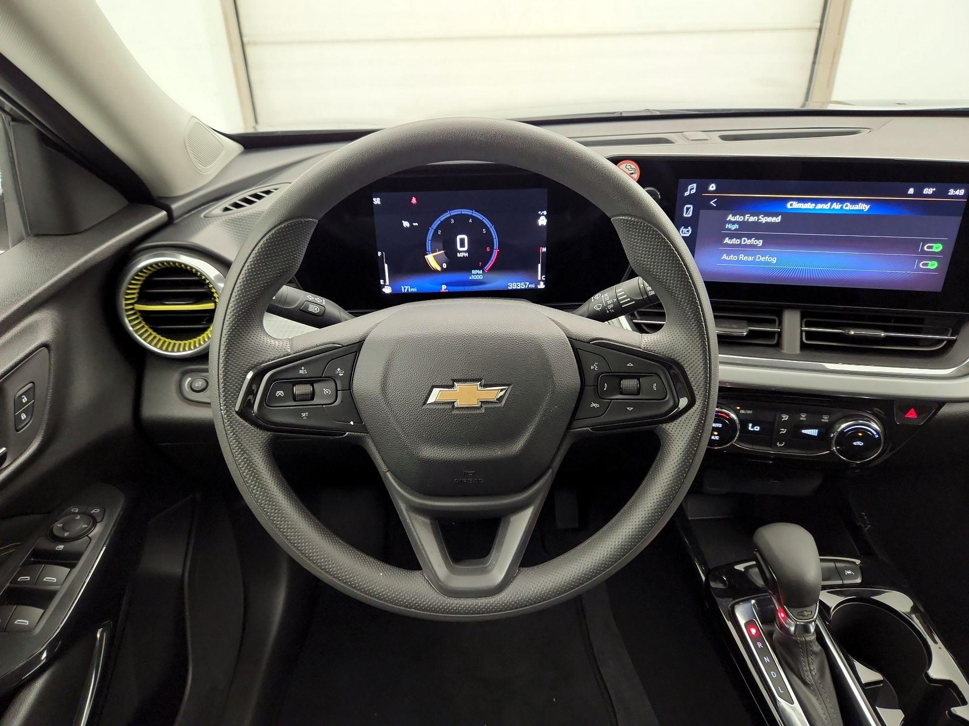 Thumbnail: 2025 Chevrolet Trax - 10