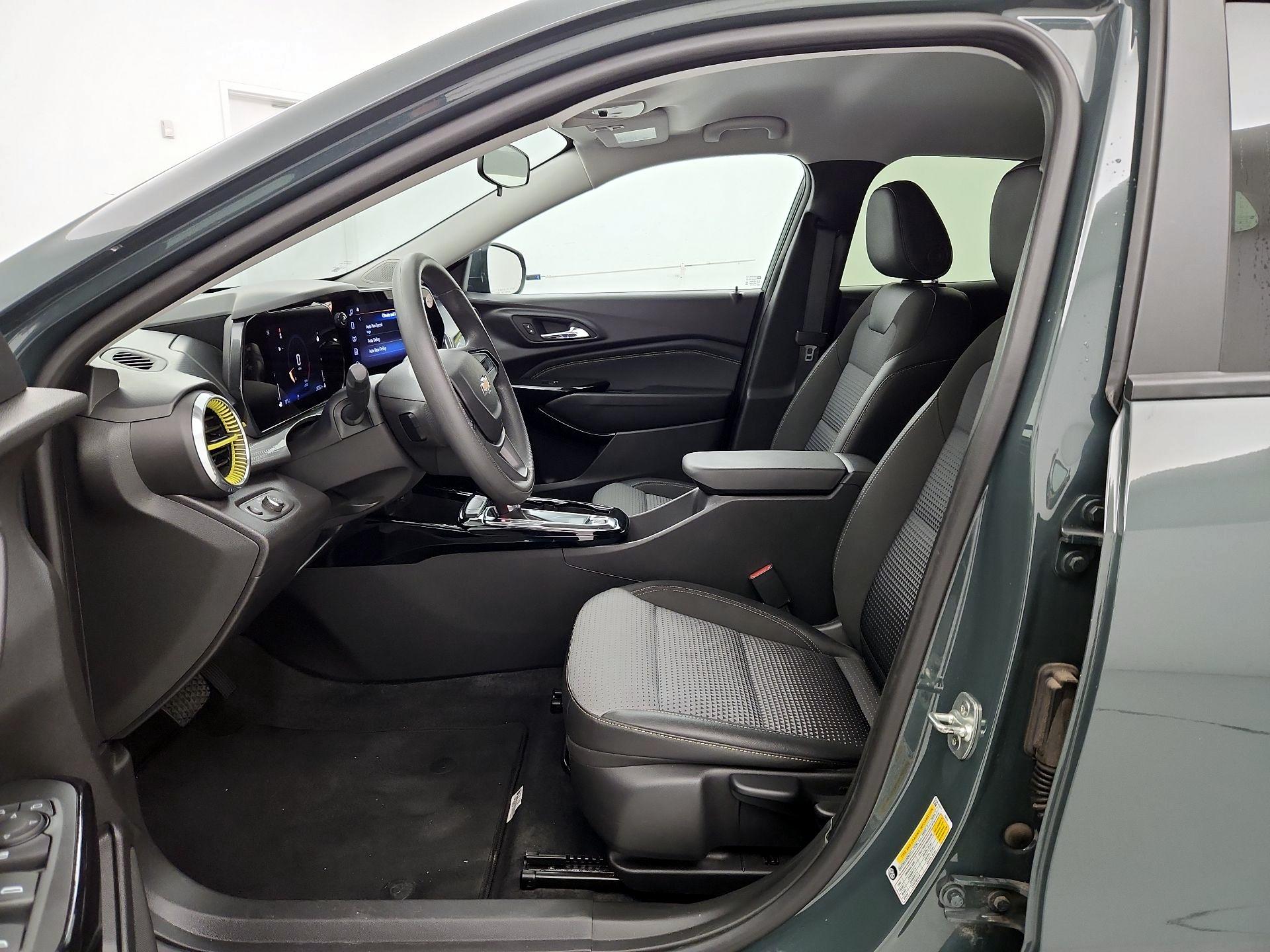 Thumbnail: 2025 Chevrolet Trax - 11