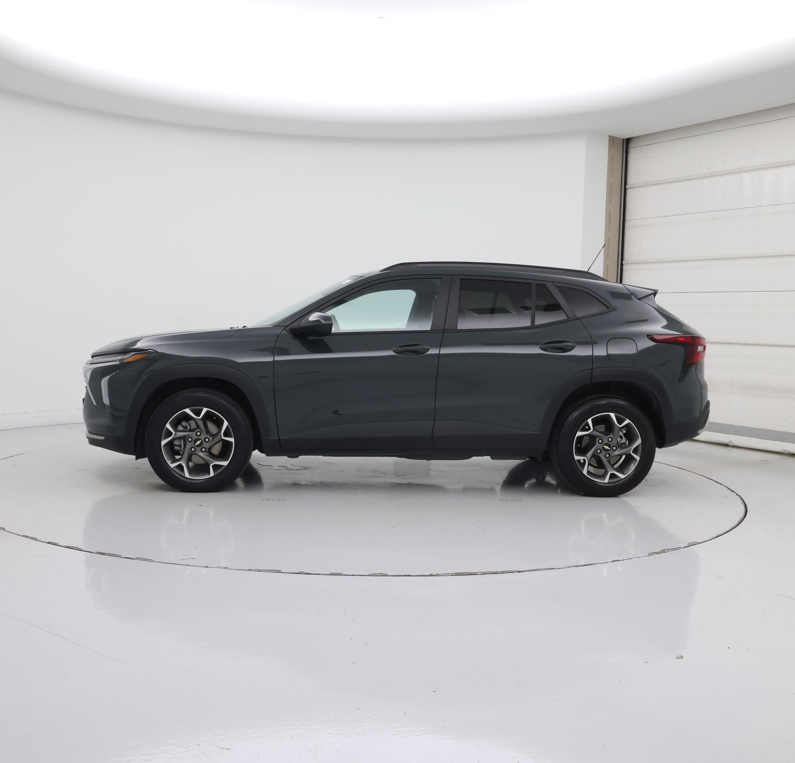 Thumbnail: 2025 Chevrolet Trax - 3