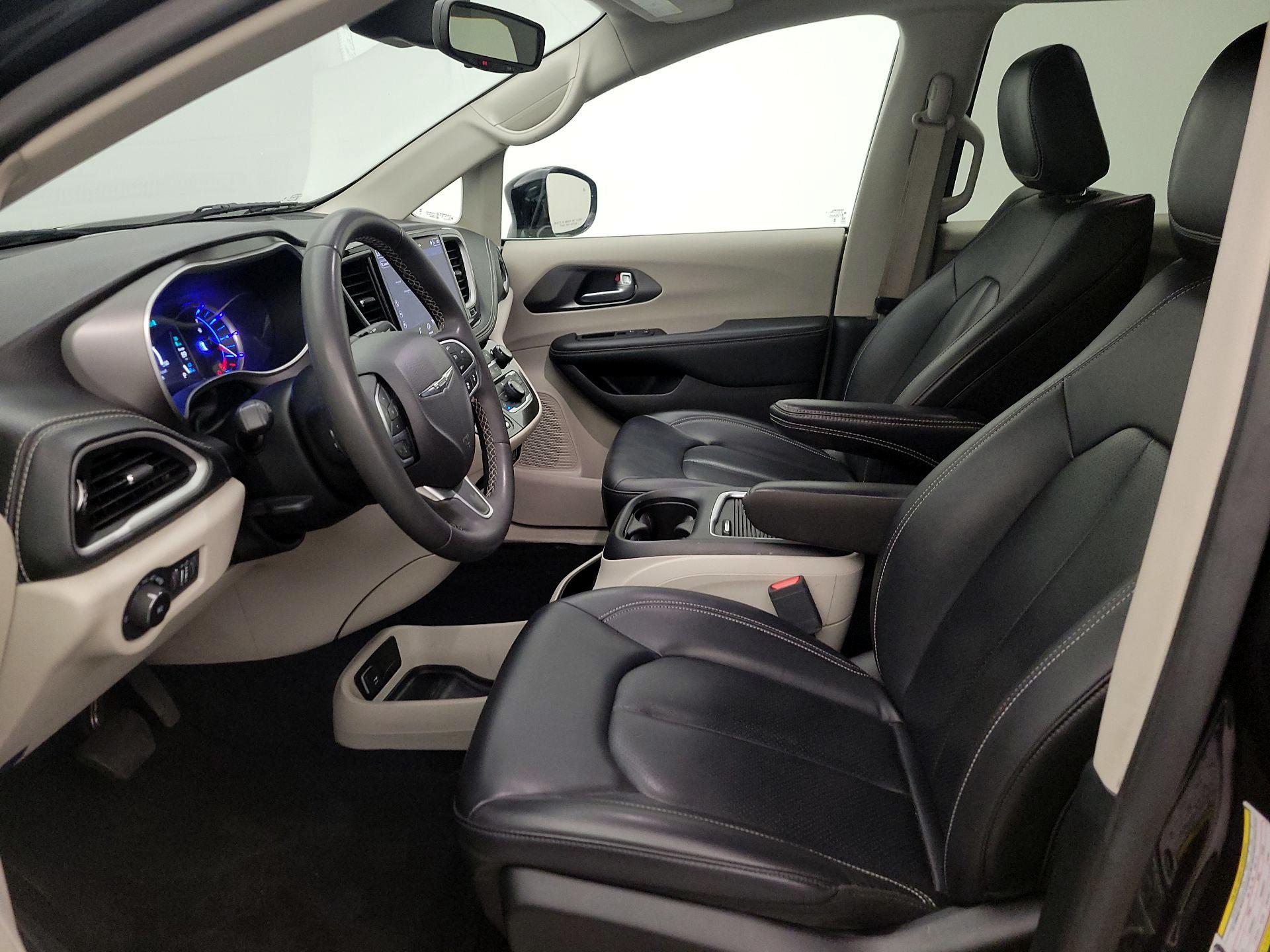 Thumbnail: 2024 Chrysler Pacifica - 11