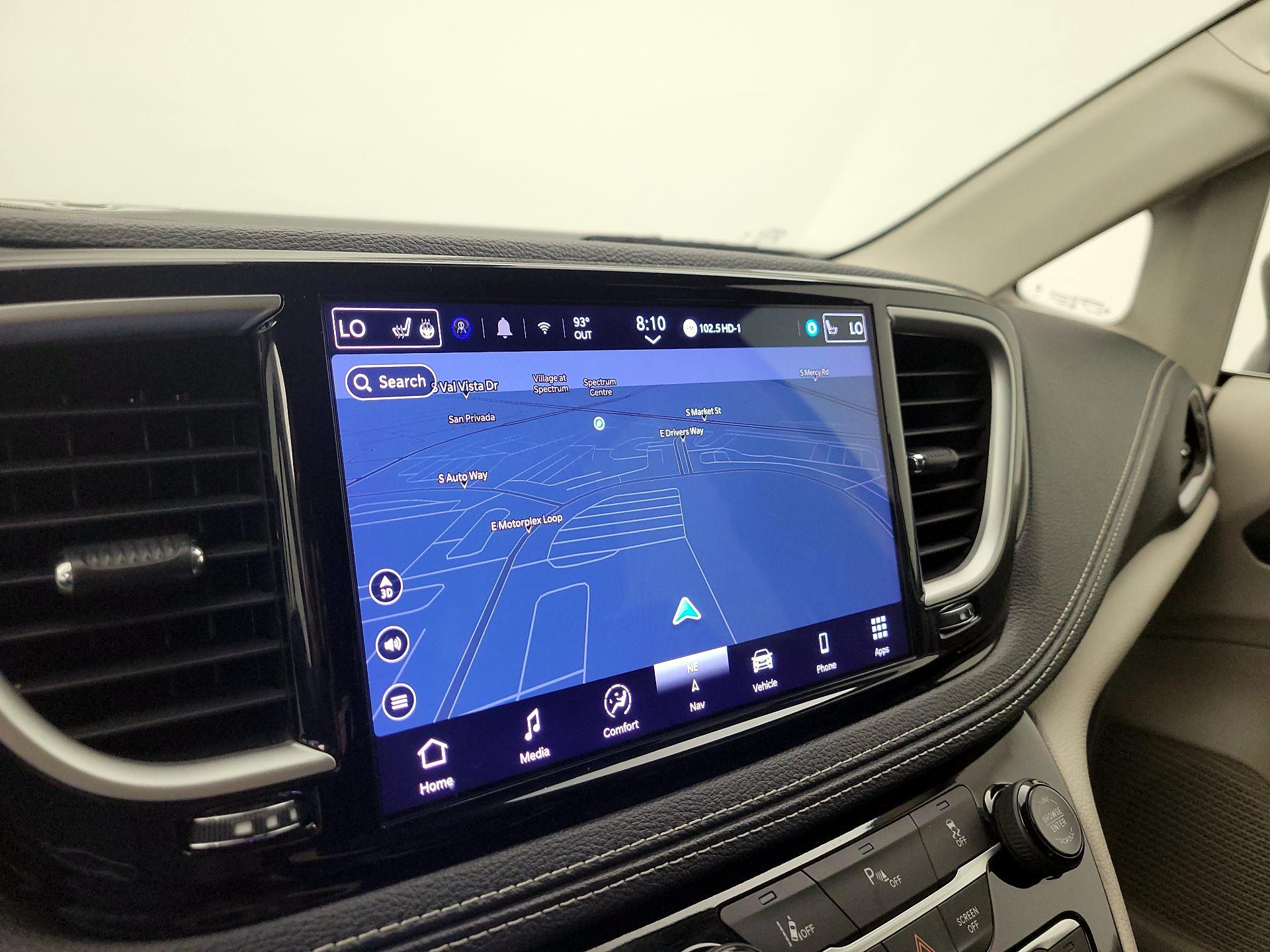 Thumbnail: 2024 Chrysler Pacifica - 14