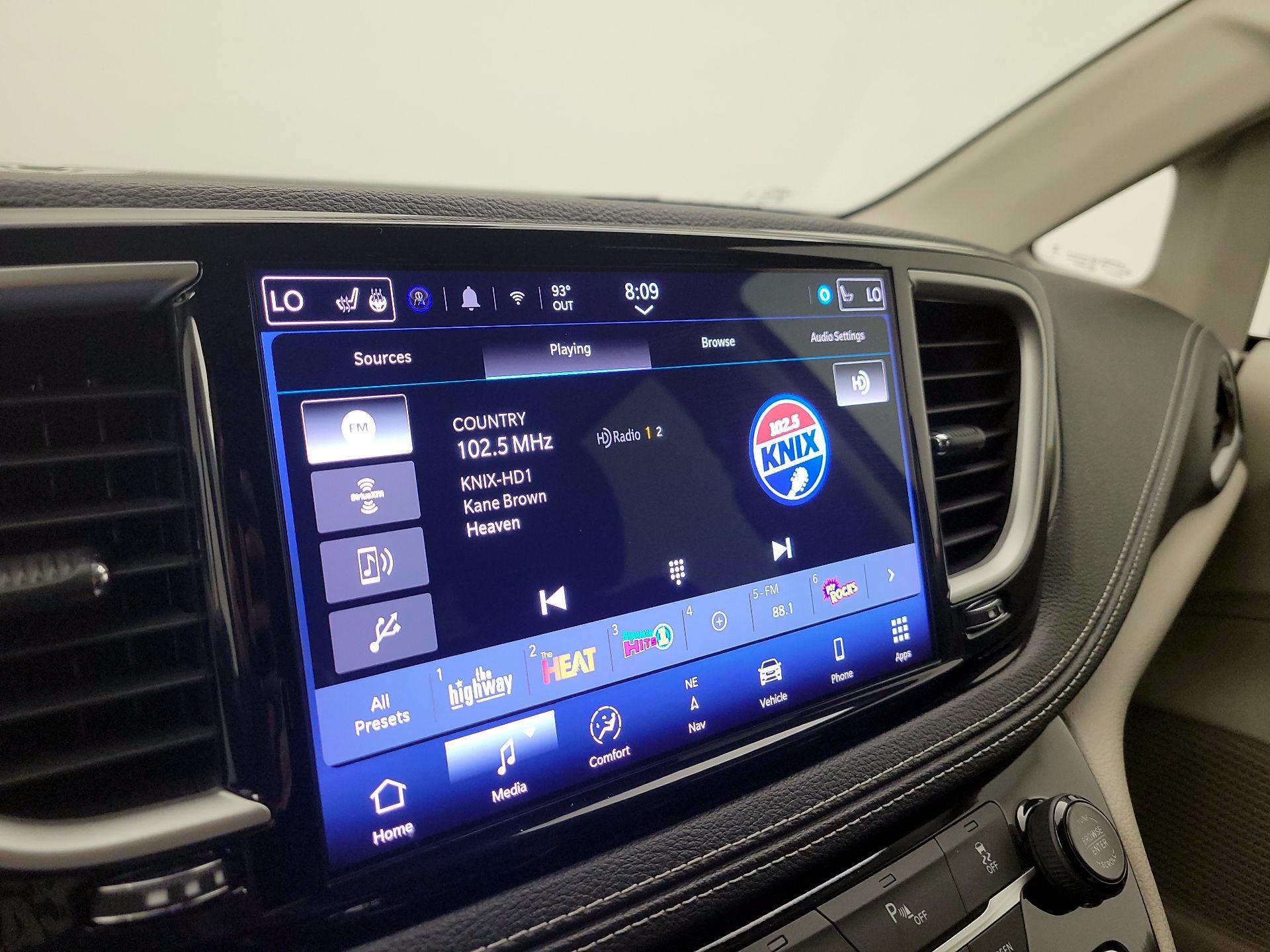 Thumbnail: 2024 Chrysler Pacifica - 16