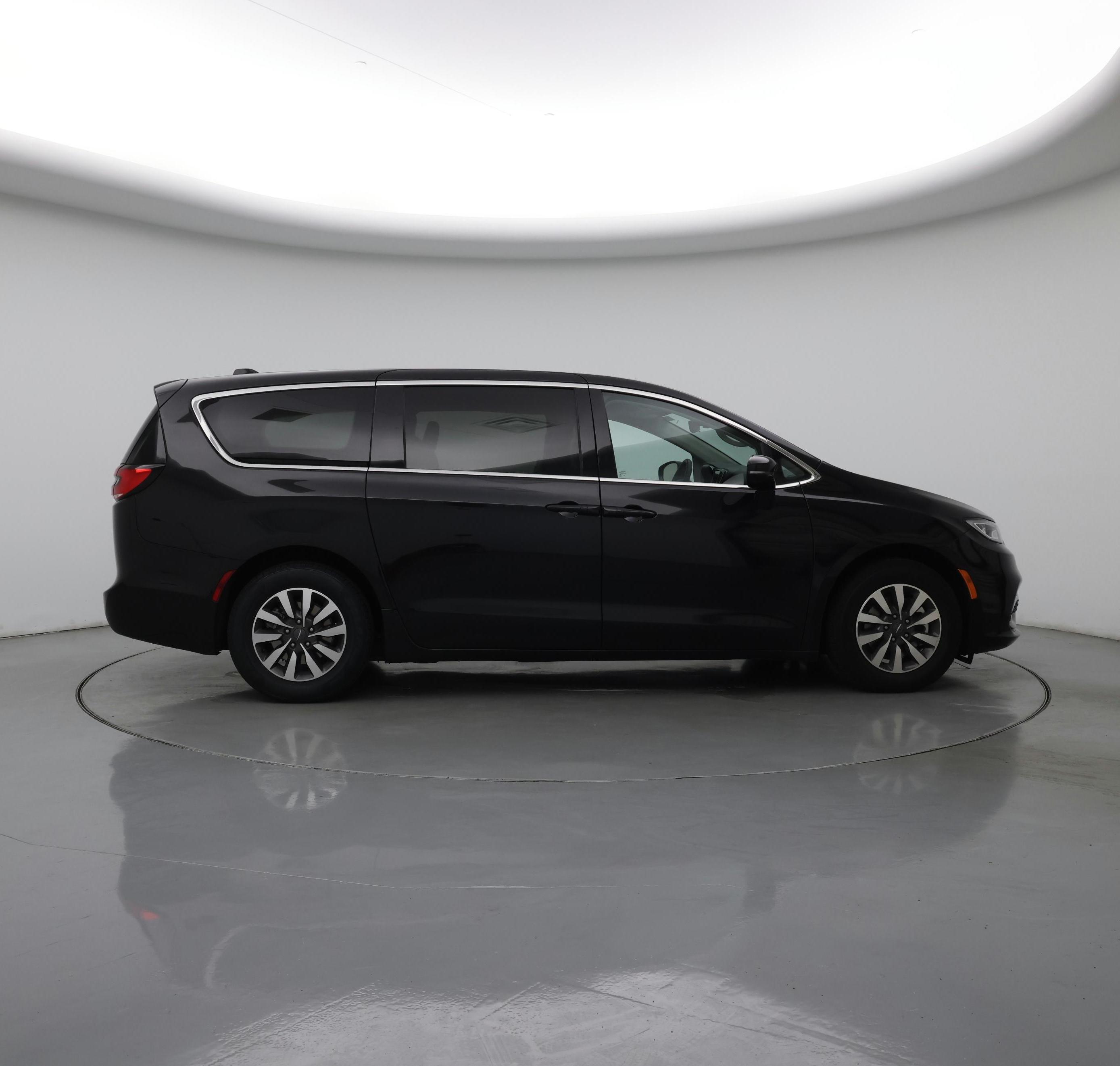 Thumbnail: 2024 Chrysler Pacifica - 7
