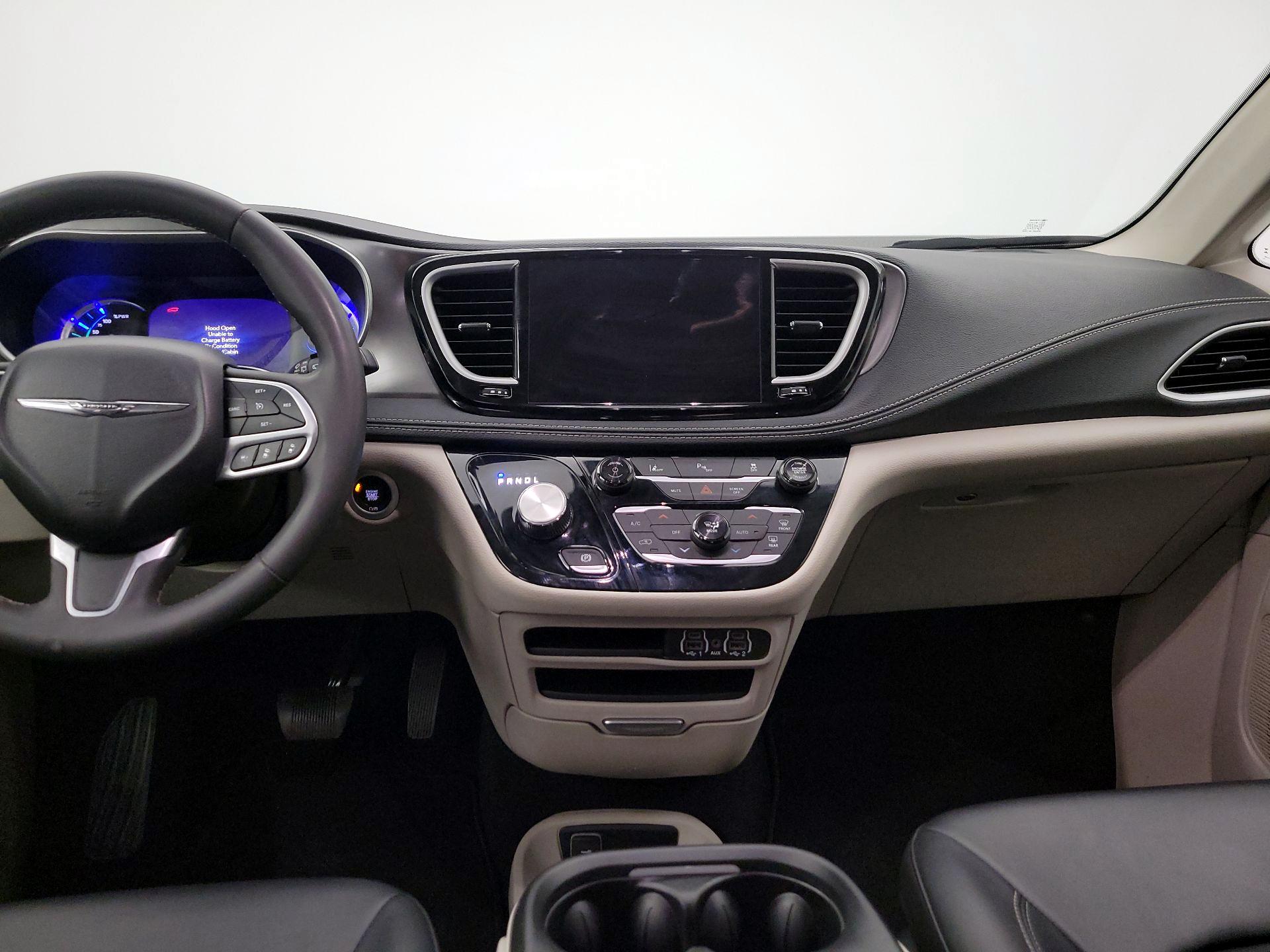 Thumbnail: 2024 Chrysler Pacifica - 9
