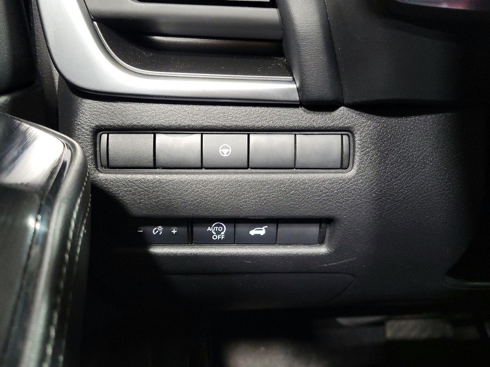 2024 Nissan Rogue SV - Photo 14