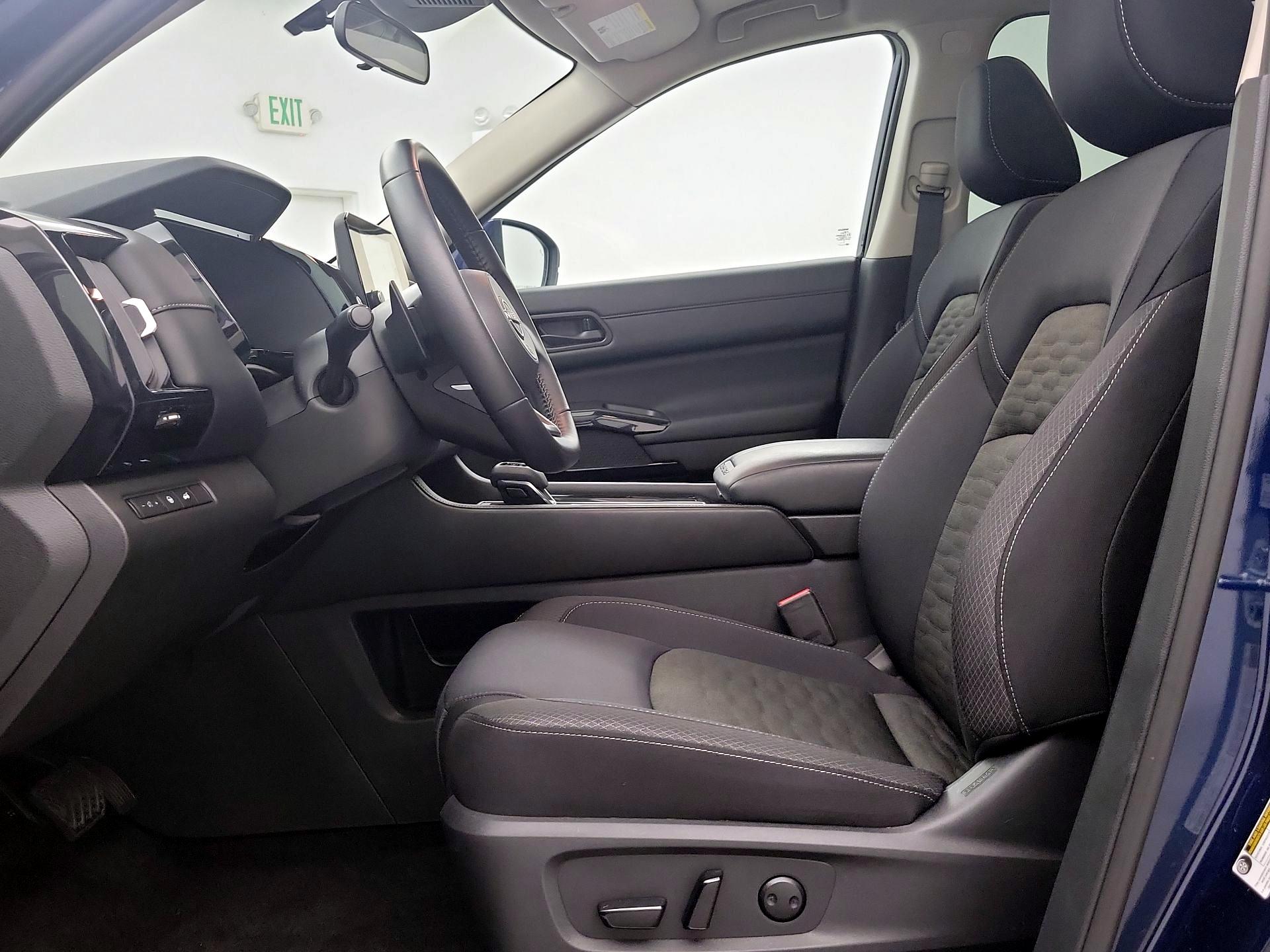 Thumbnail: 2025 Nissan Pathfinder - 11