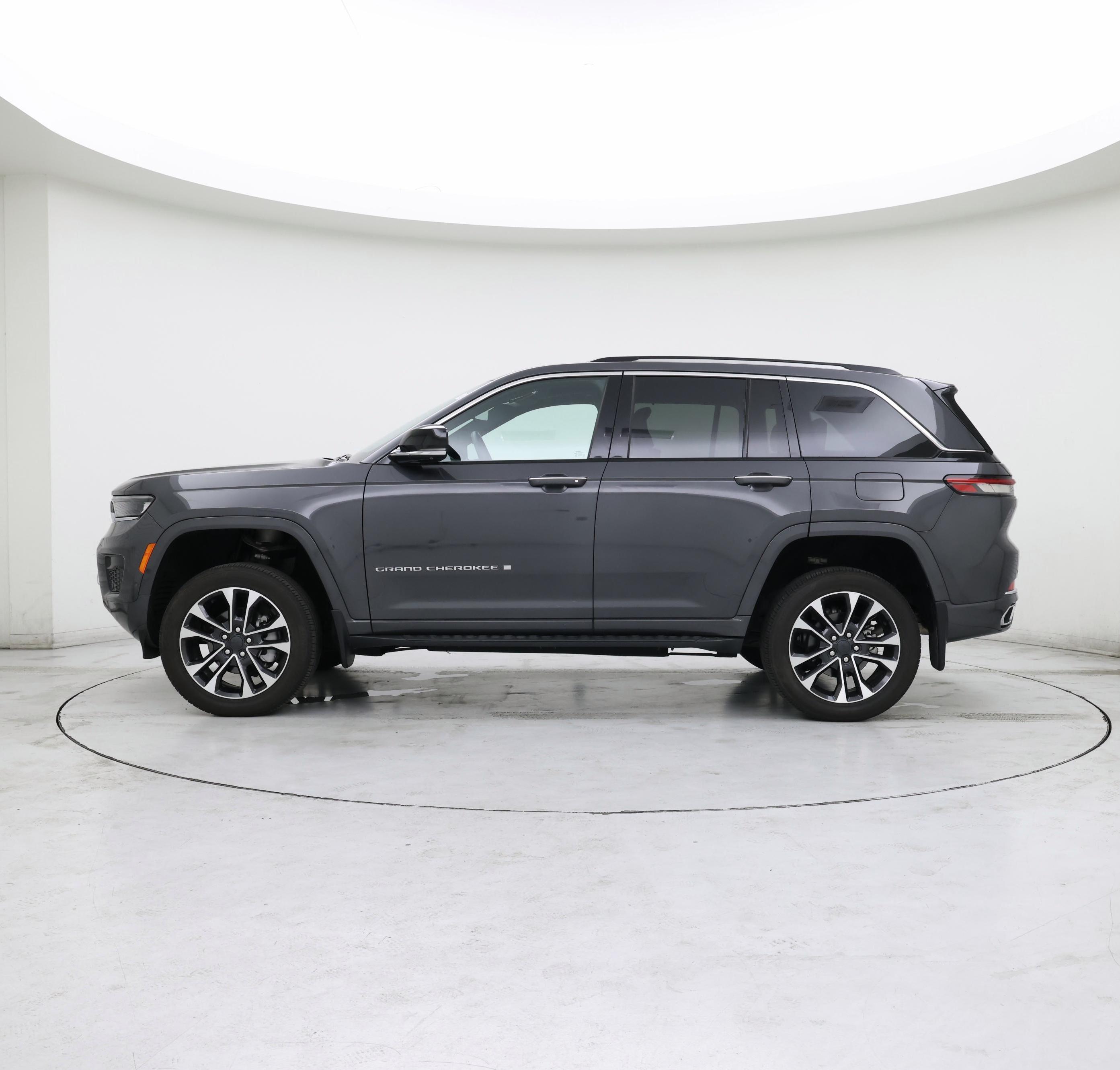 Thumbnail: 2022 Jeep Grand Cherokee - 3