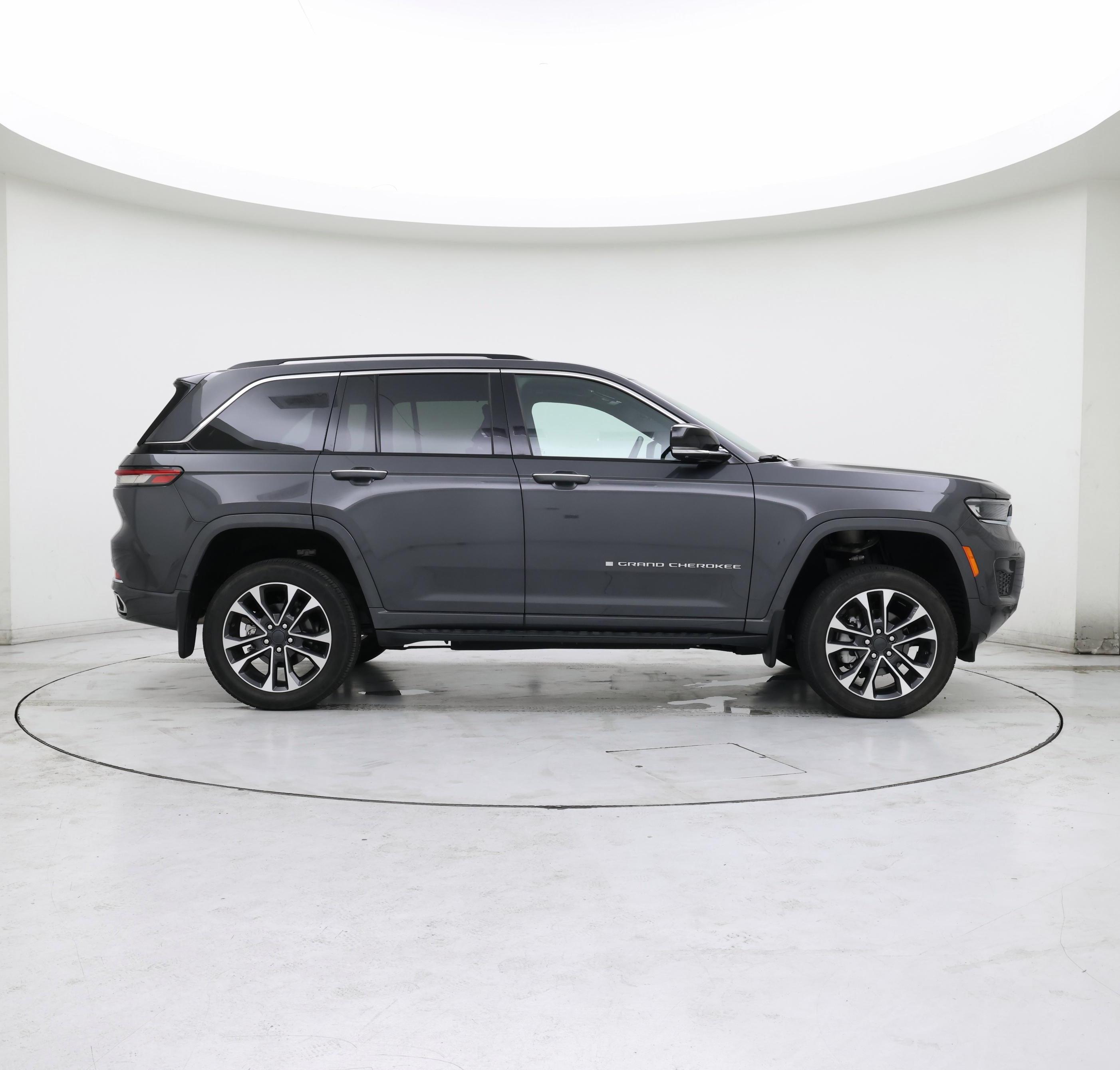 Thumbnail: 2022 Jeep Grand Cherokee - 7