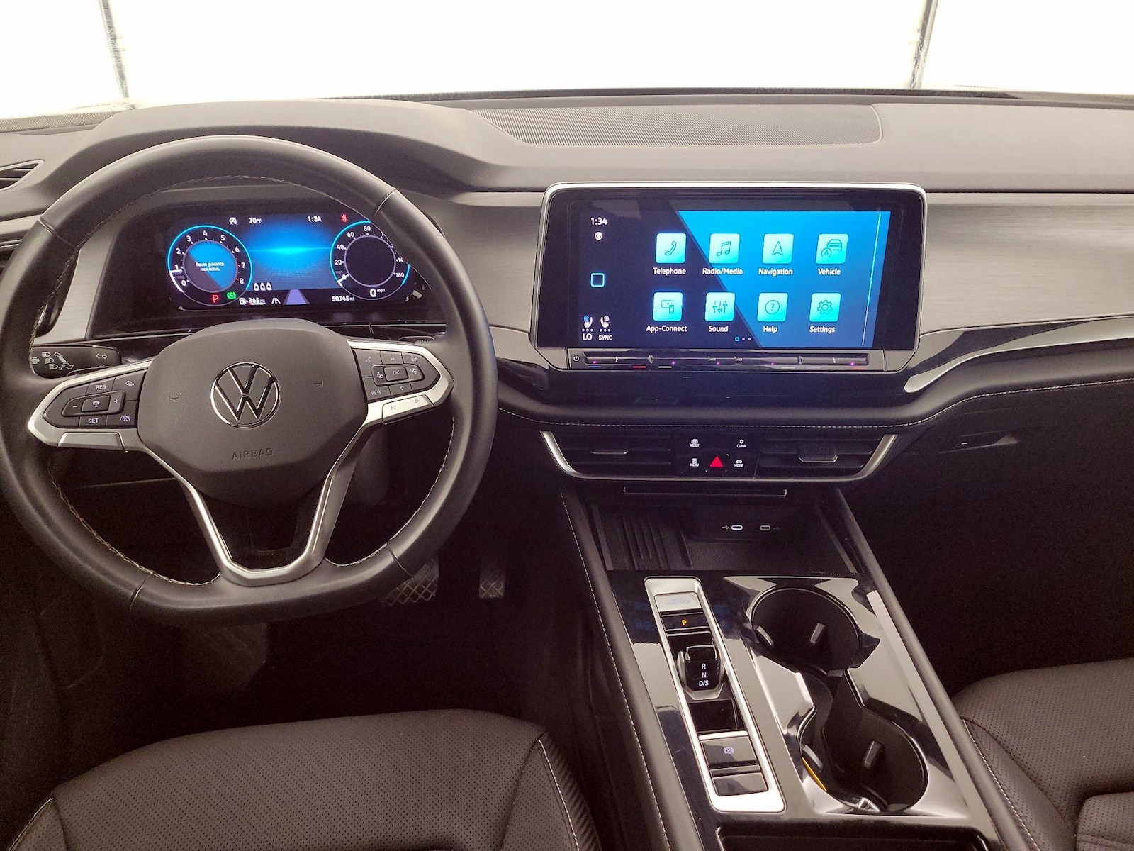 2025 Volkswagen Atlas Cross Sport SE w/Tech - Photo 10