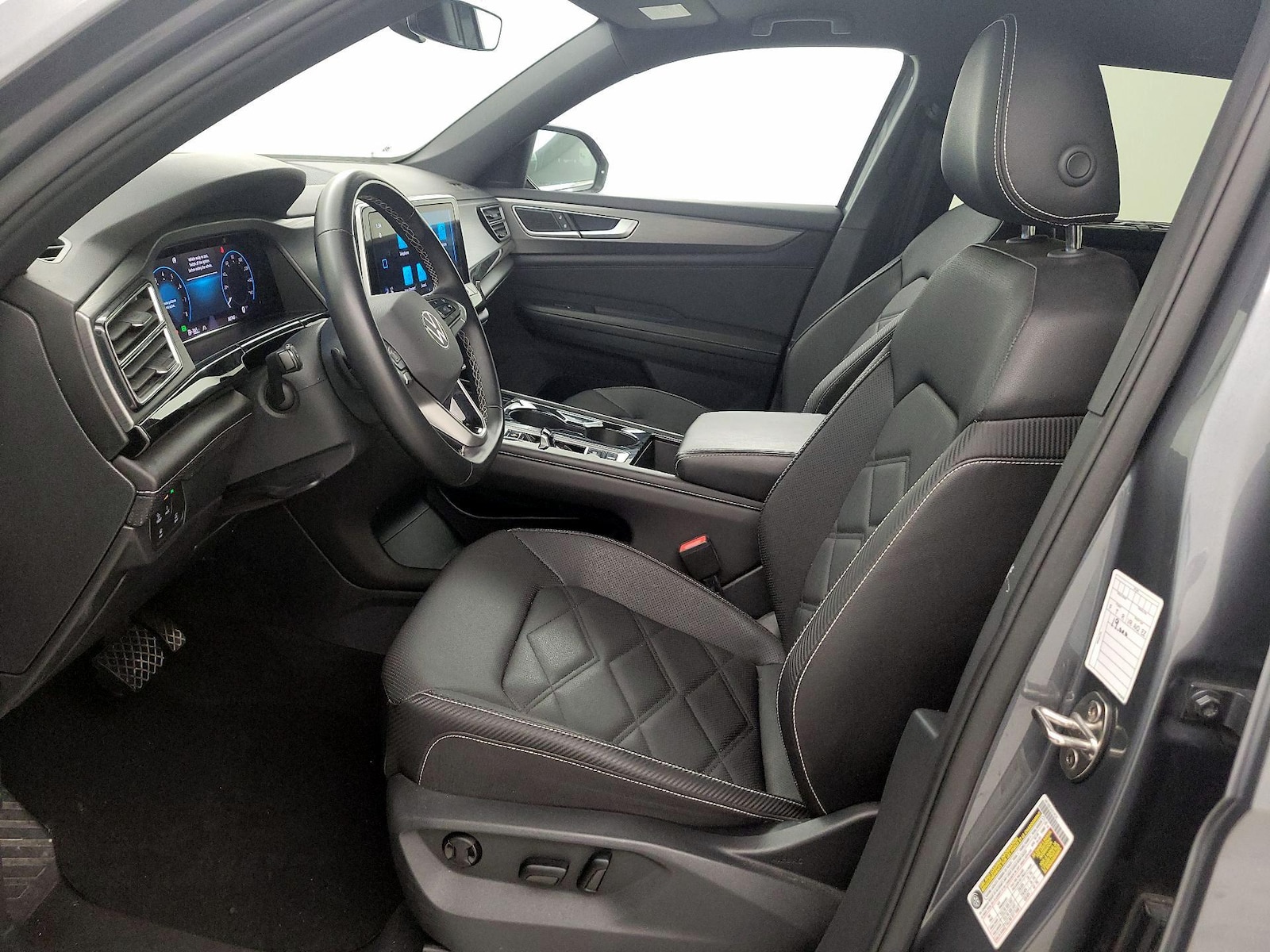 2025 Volkswagen Atlas Cross Sport SE w/Tech - Photo 12