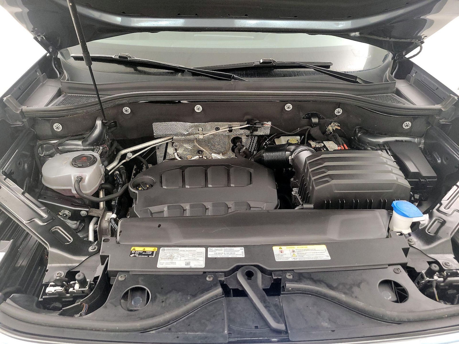 2025 Volkswagen Atlas Cross Sport SE w/Tech - Photo 22