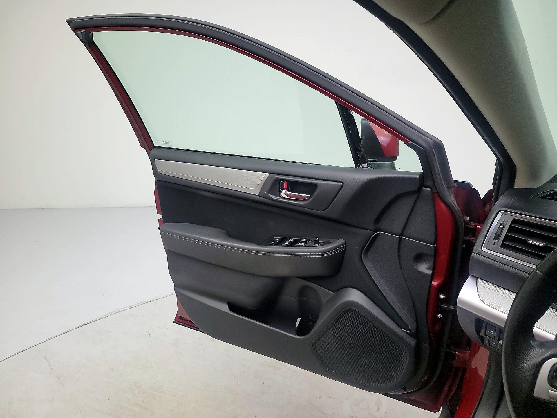 Thumbnail: 2015 Subaru Outback - 12