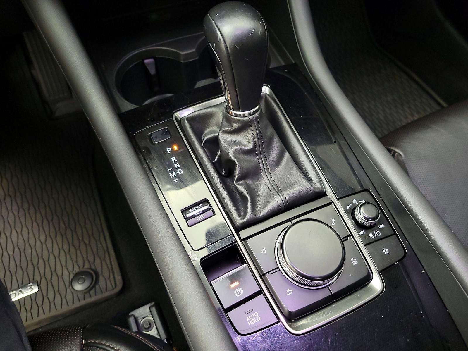 2021 Mazda Mazda3 Premium - Photo 19