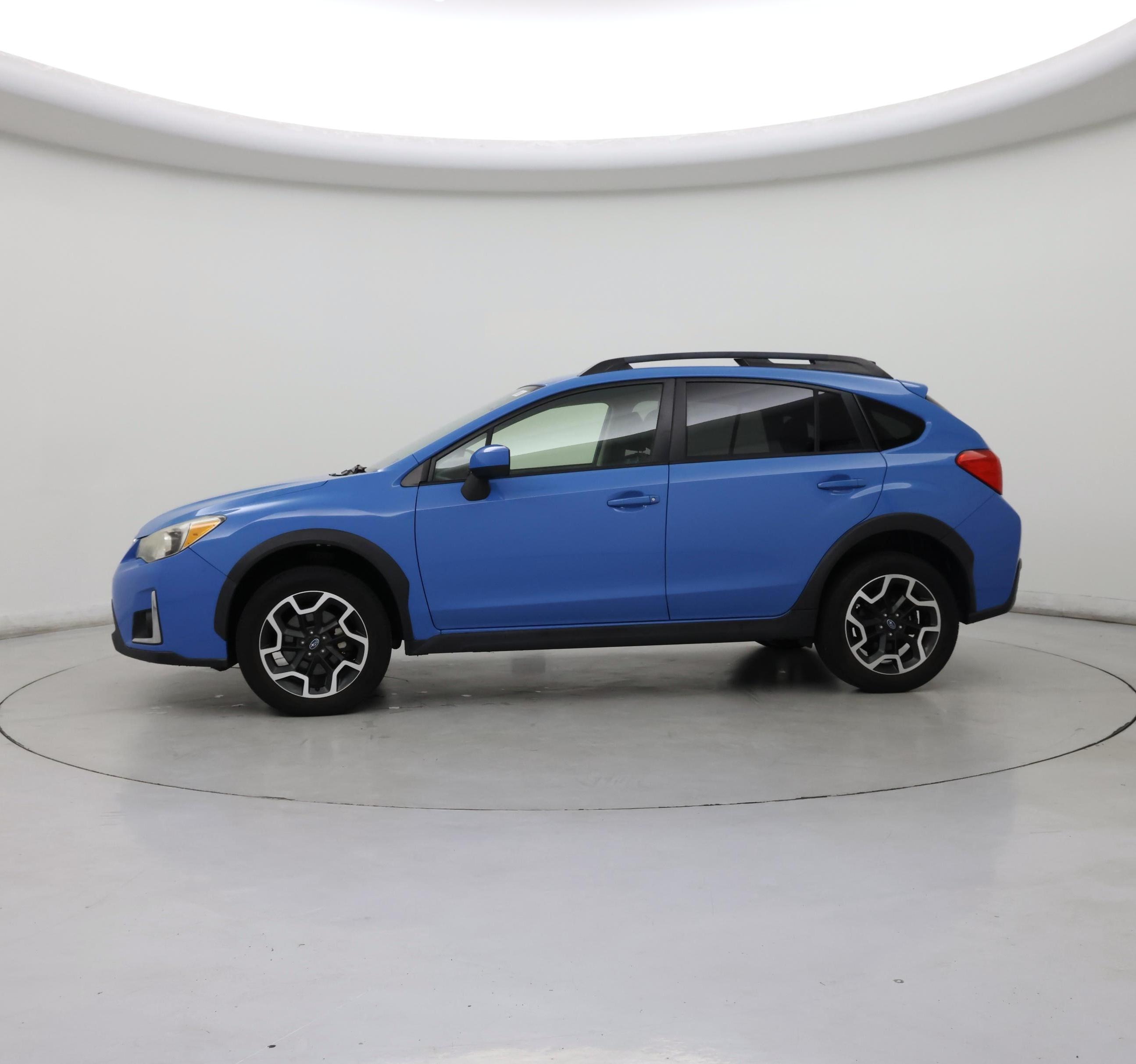 Thumbnail: 2017 Subaru Crosstrek - 3