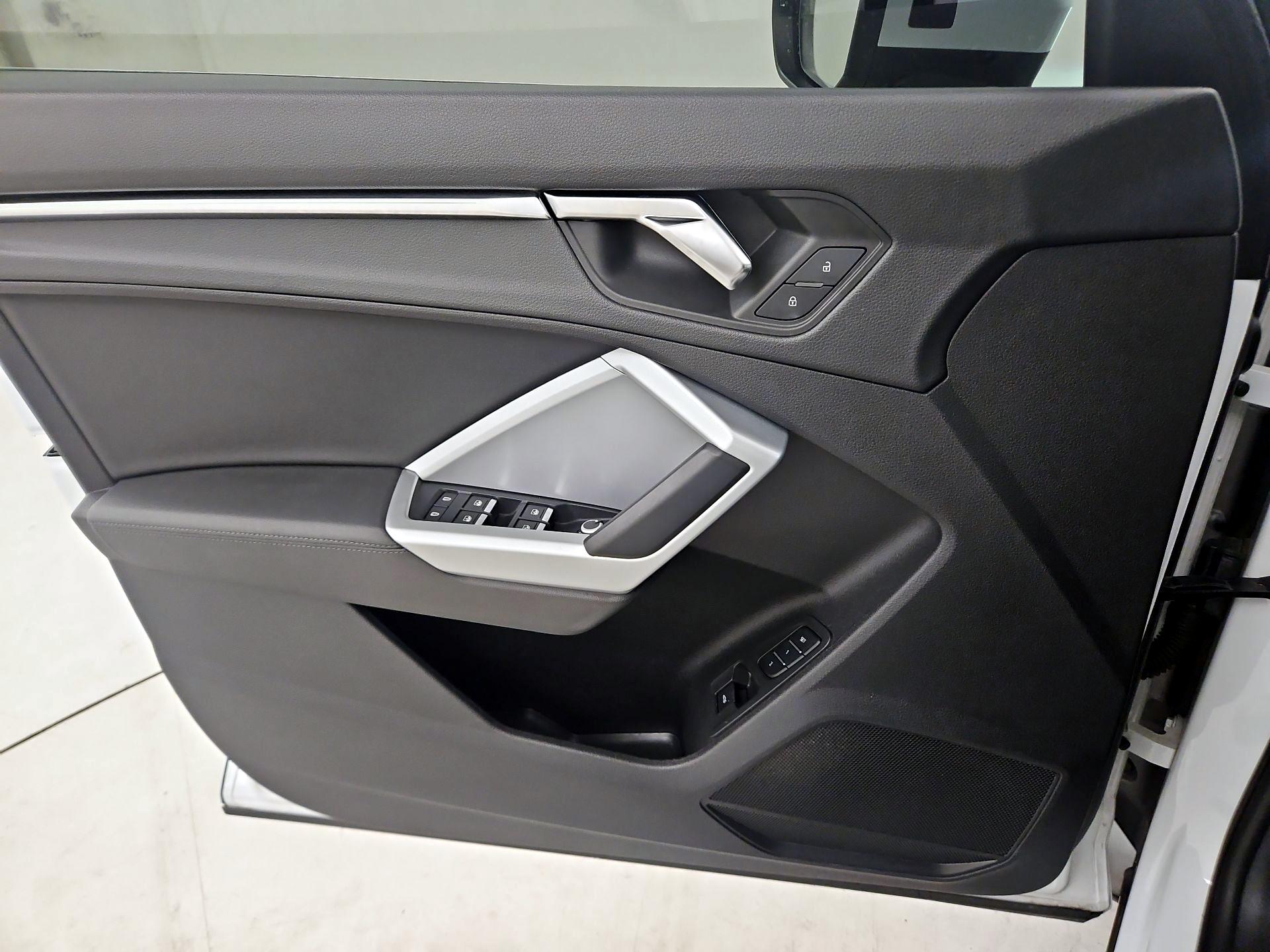 Thumbnail: 2022 Audi Q3 - 12