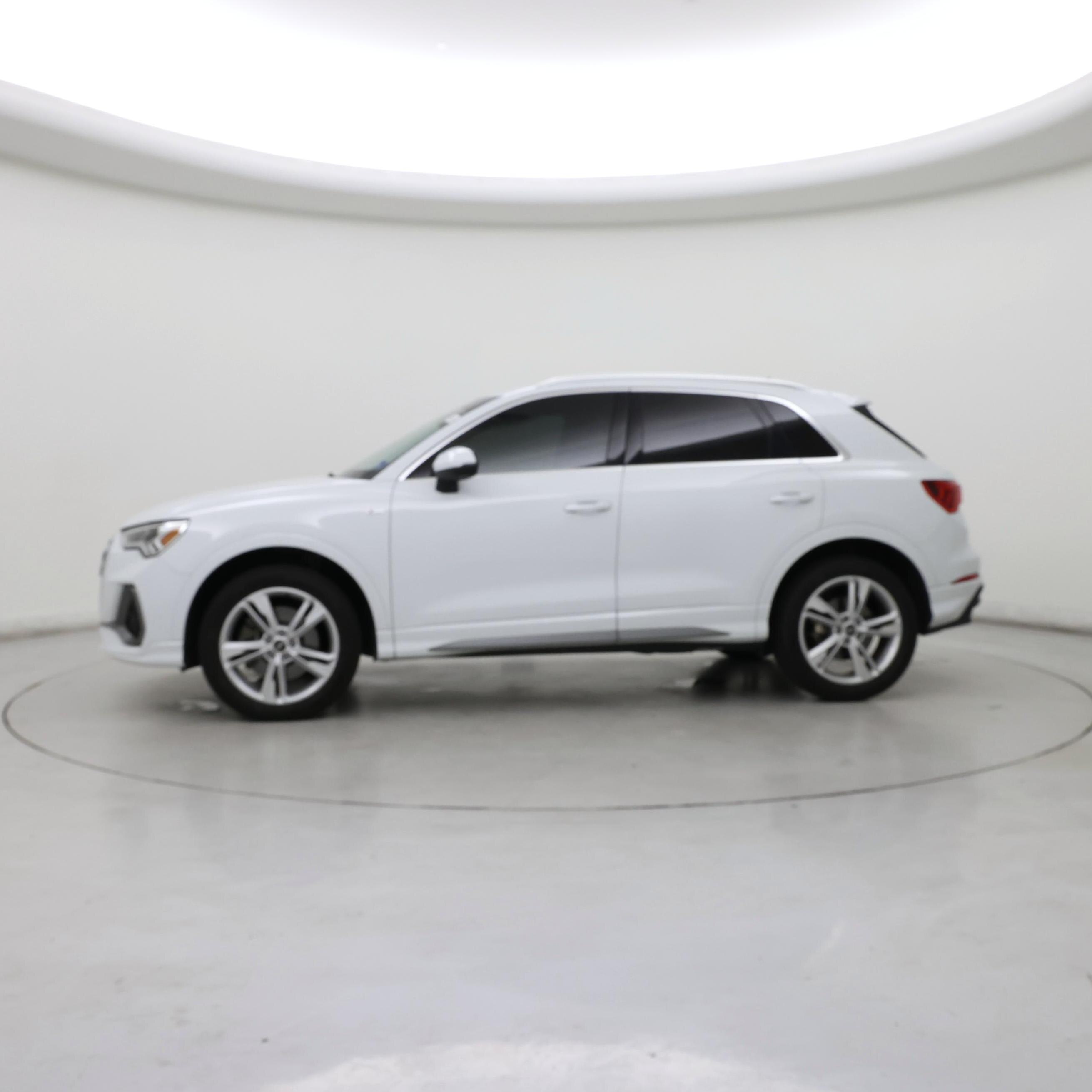 Thumbnail: 2022 Audi Q3 - 3