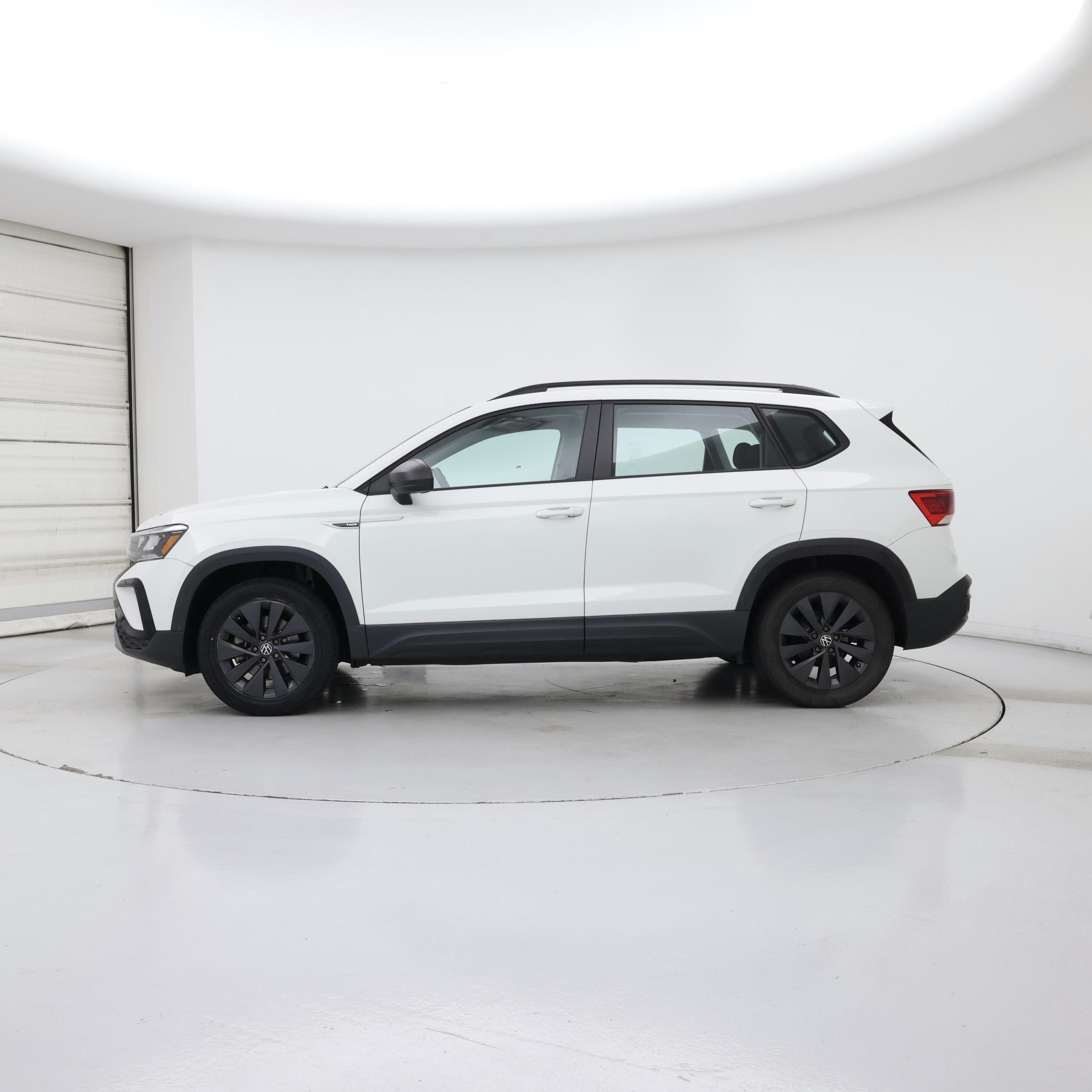 Thumbnail: 2022 Volkswagen Taos - 3