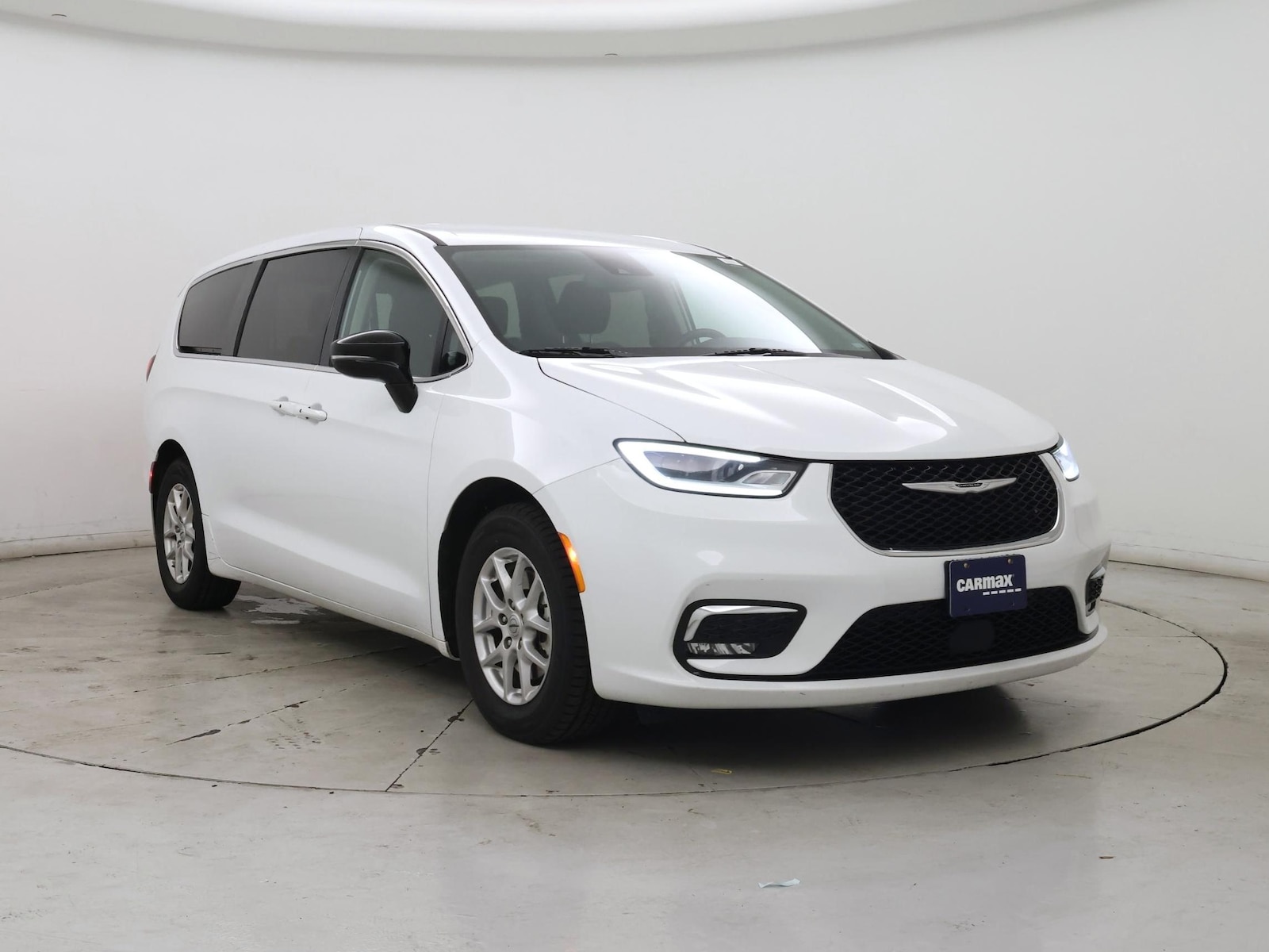 2024 Chrysler Pacifica Touring L - Photo 2