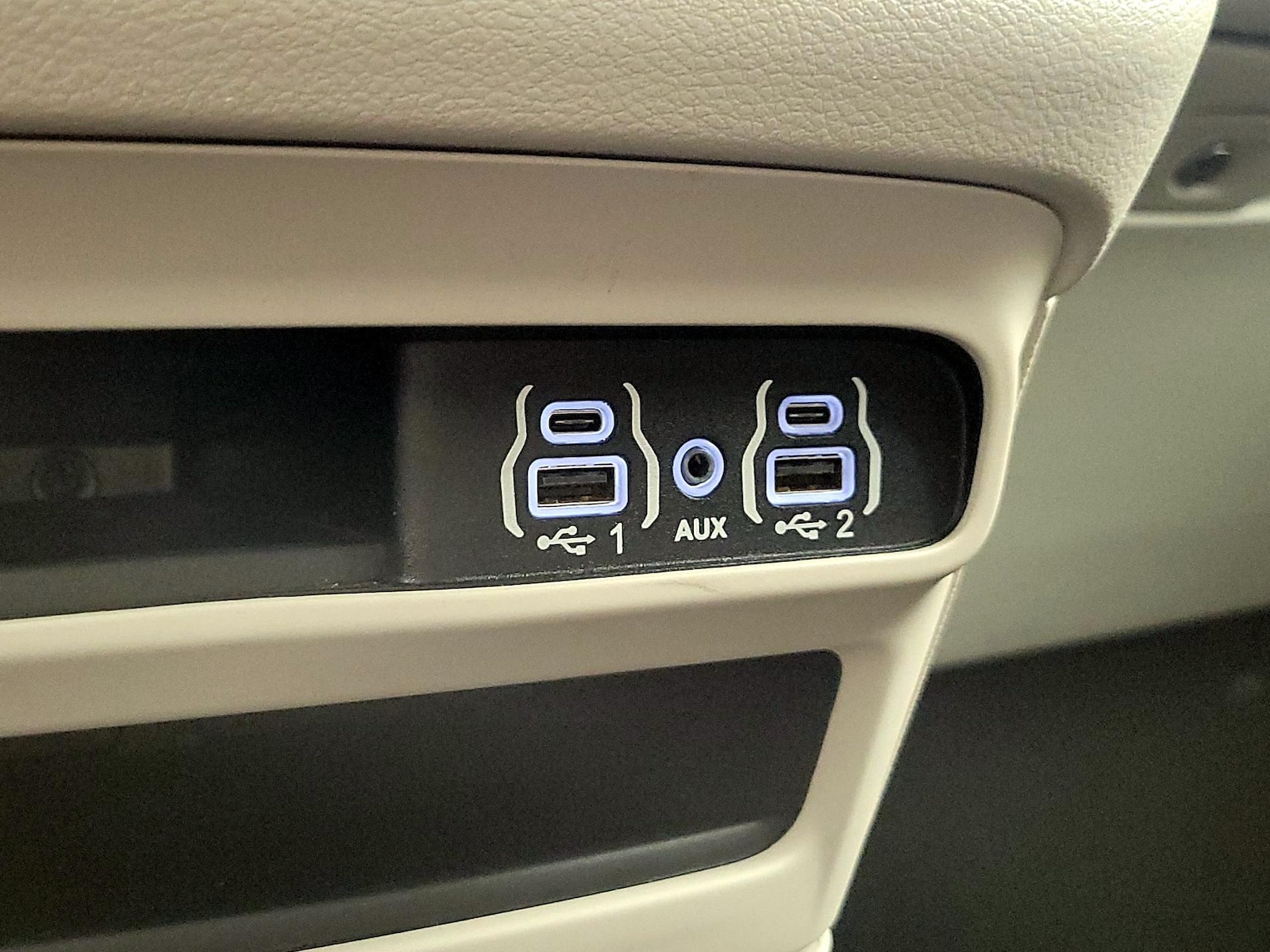 2024 Chrysler Pacifica Touring L - Photo 19
