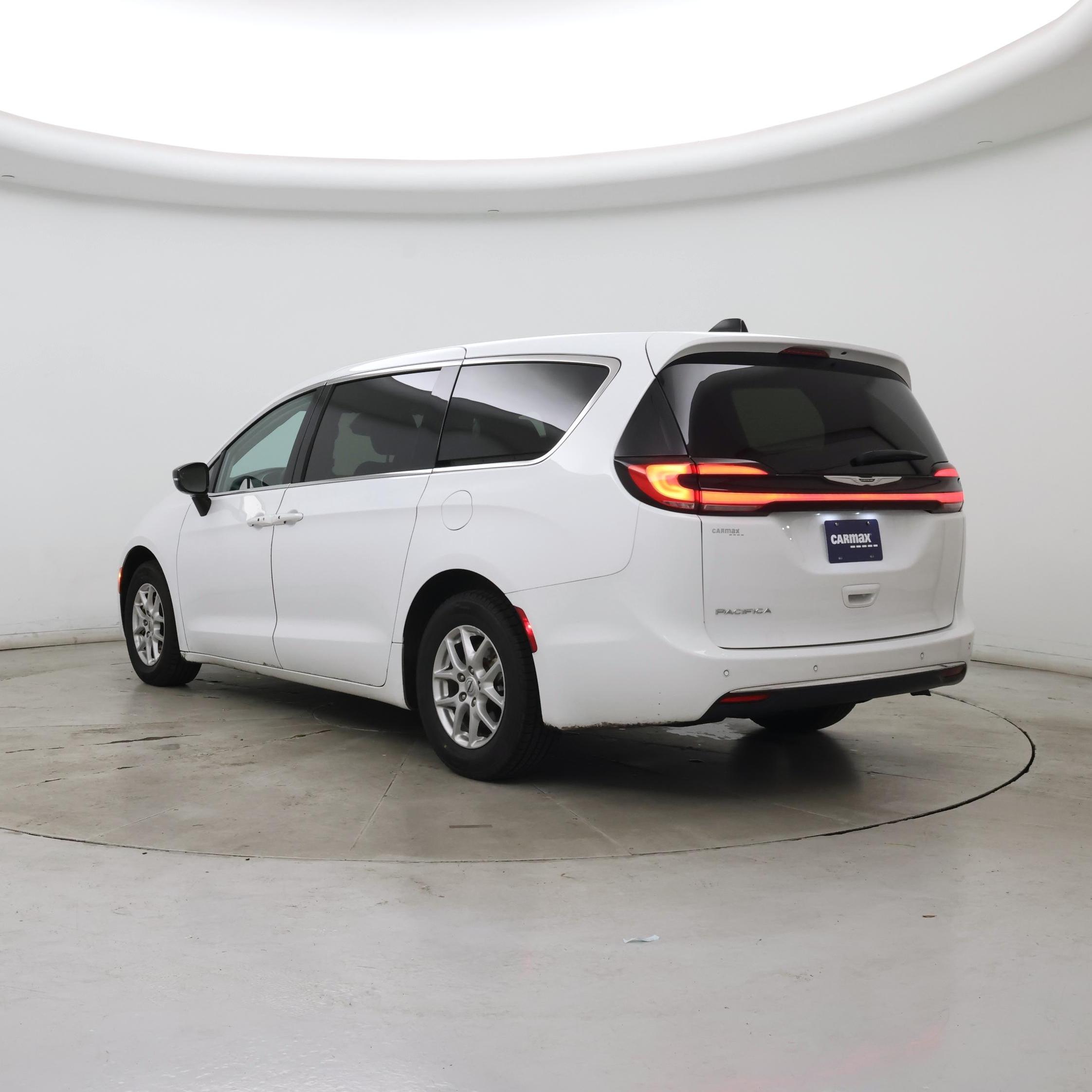 Thumbnail: 2024 Chrysler Pacifica - 2