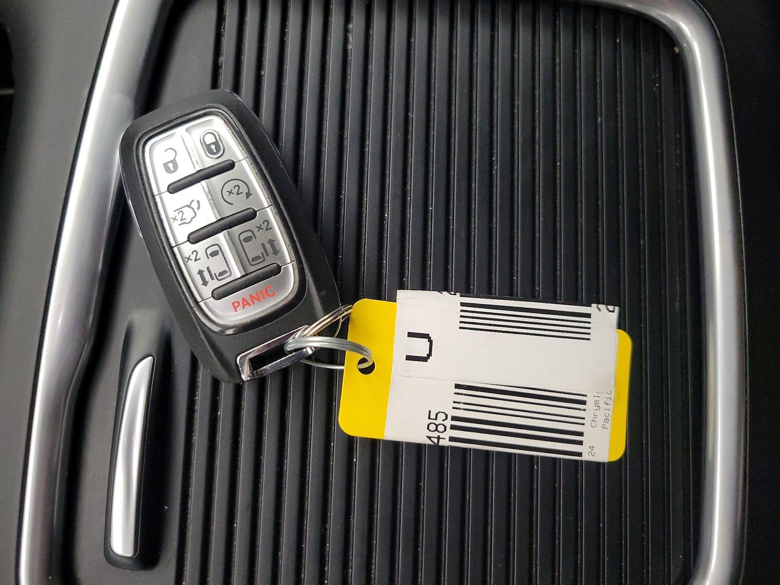 2024 Chrysler Pacifica Touring L - Photo 24
