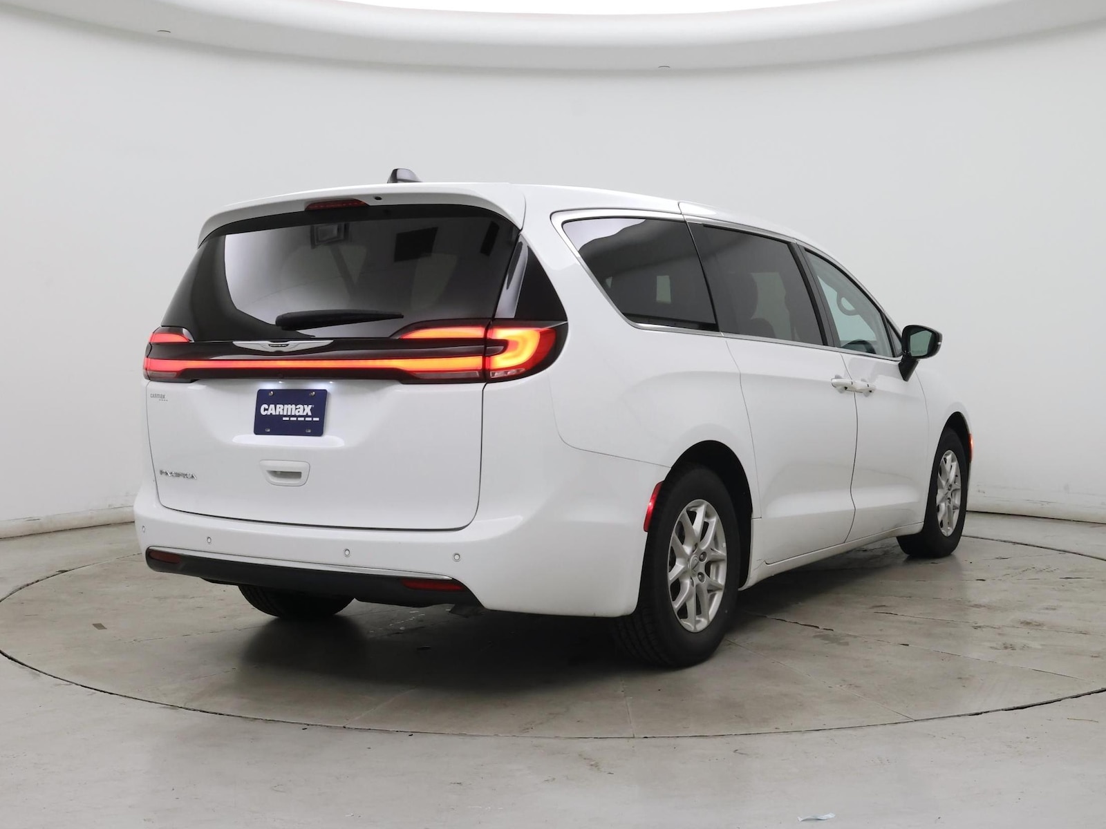 2024 Chrysler Pacifica Touring L - Photo 9