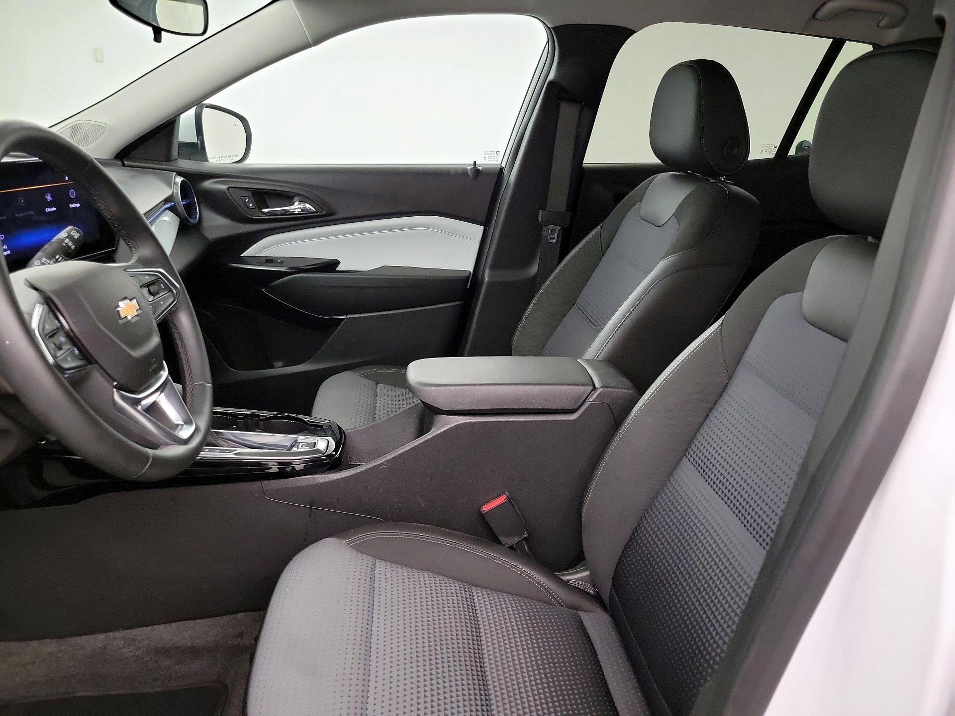 Thumbnail: 2025 Chevrolet Trax - 9