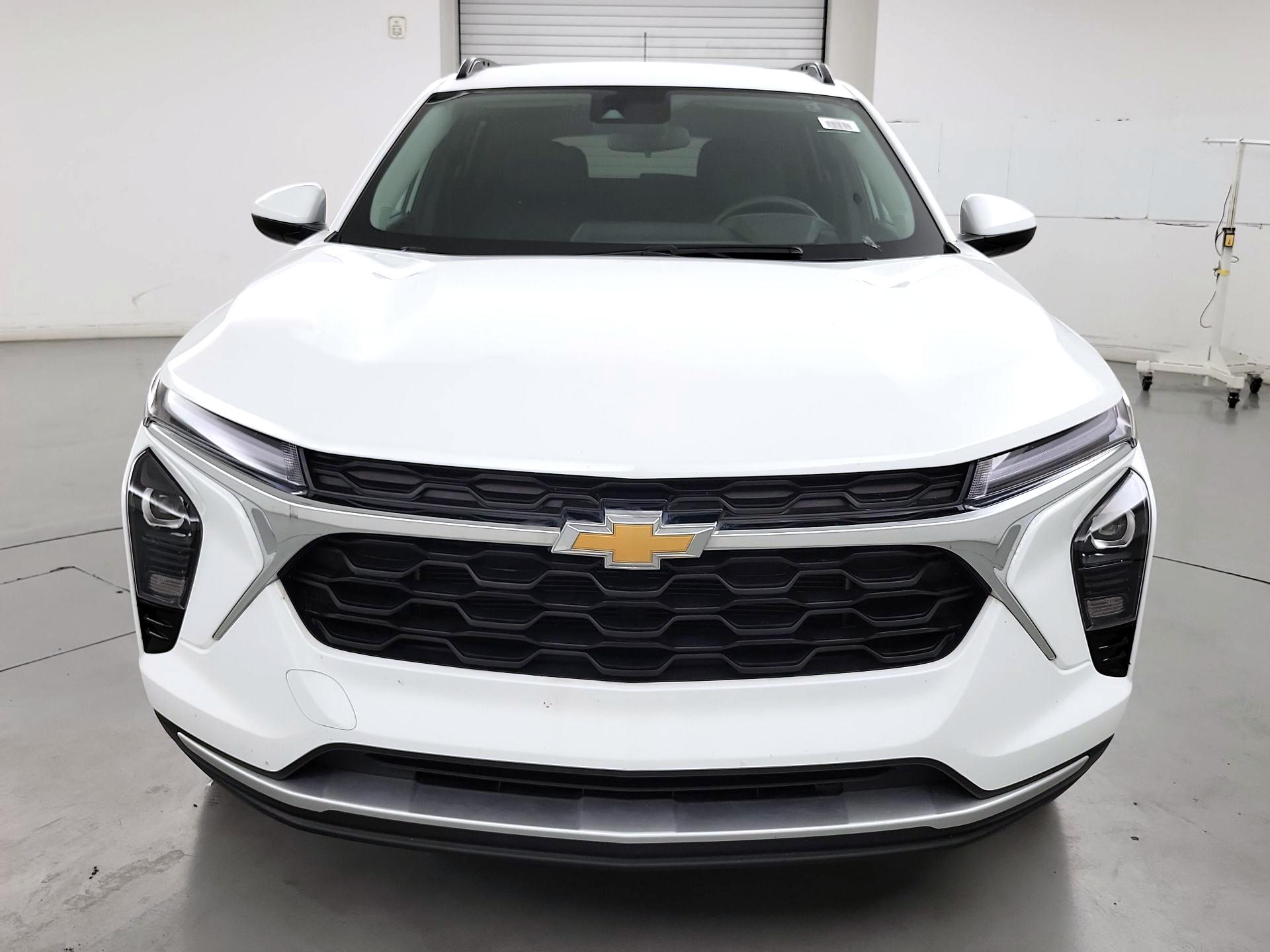 Thumbnail: 2025 Chevrolet Trax - 2