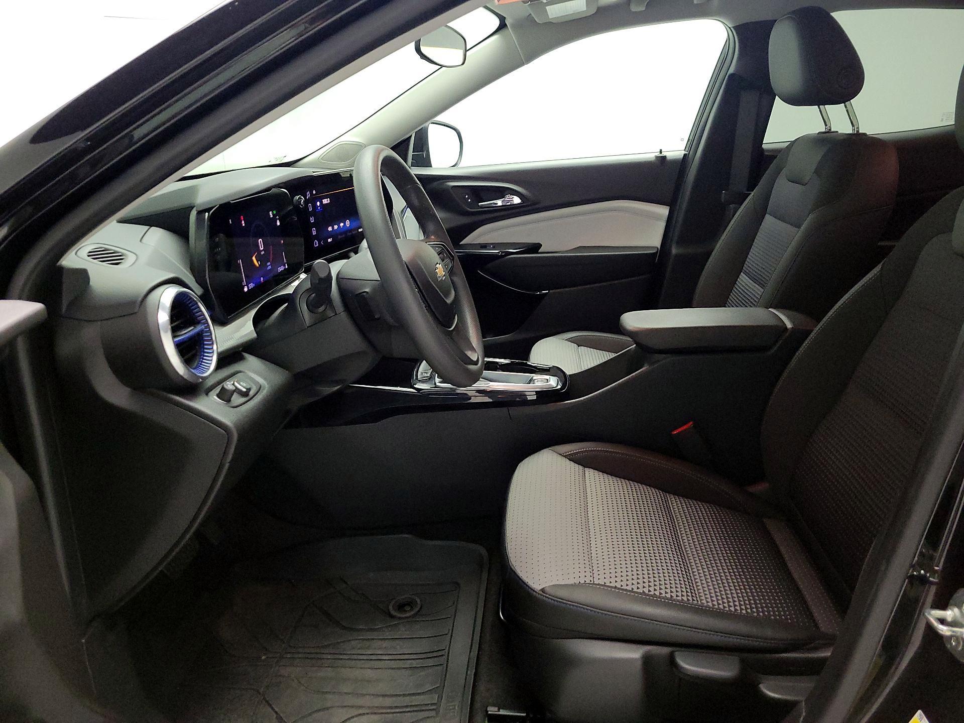 Thumbnail: 2025 Chevrolet Trax - 11