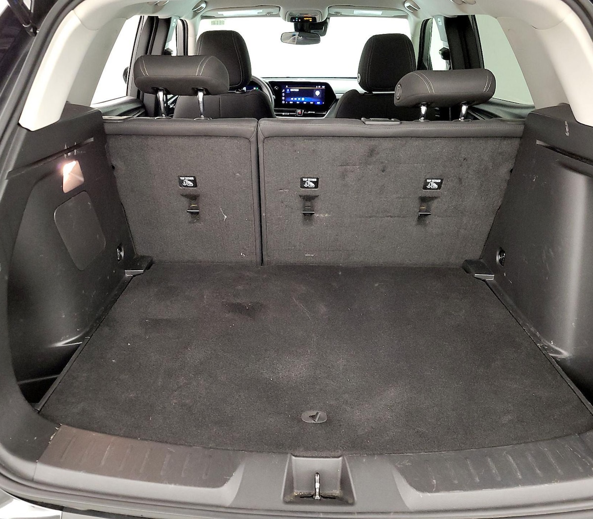 Trunk/Cargo (Seats Up)