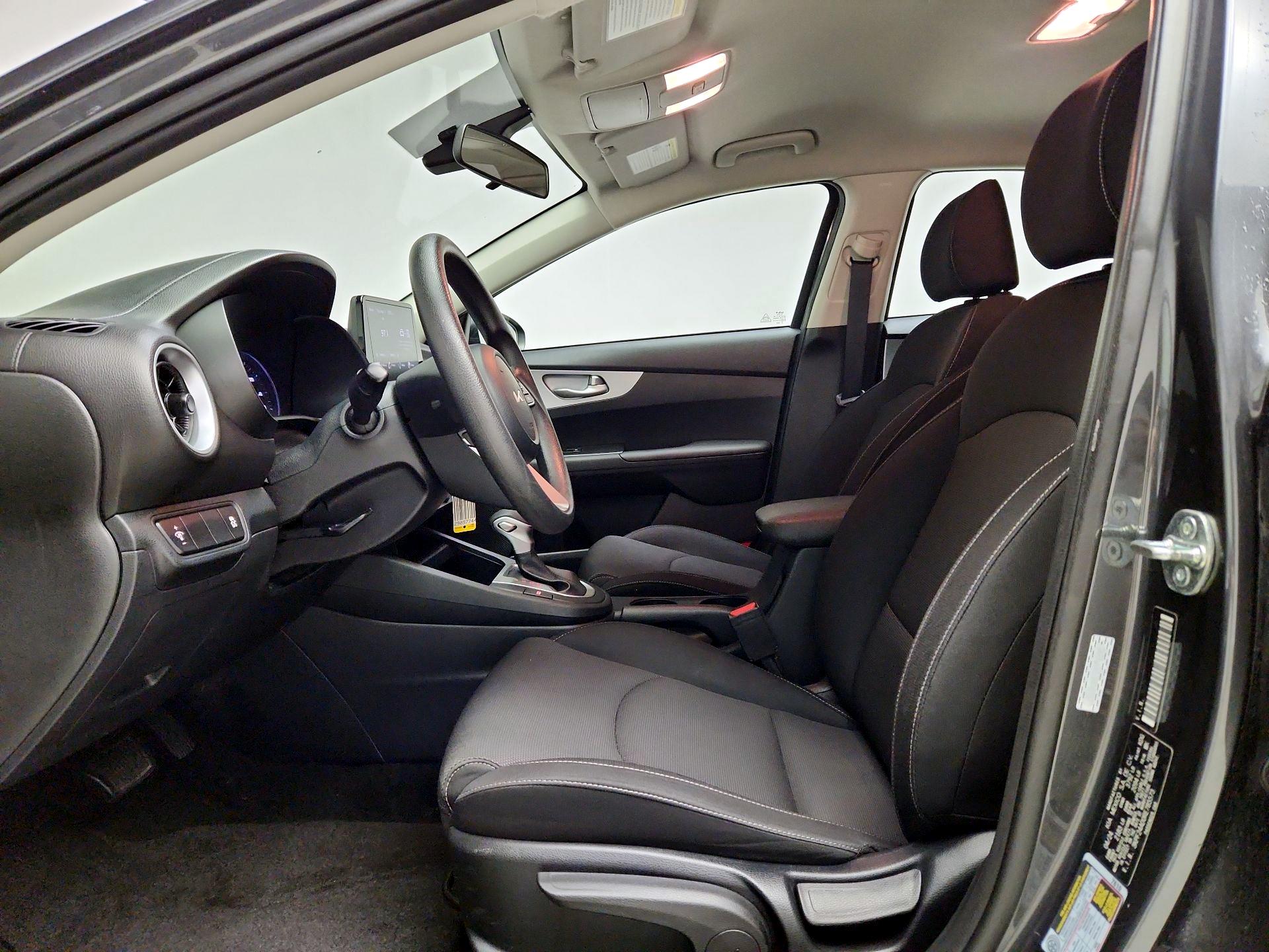 Thumbnail: 2024 Kia Forte - 9