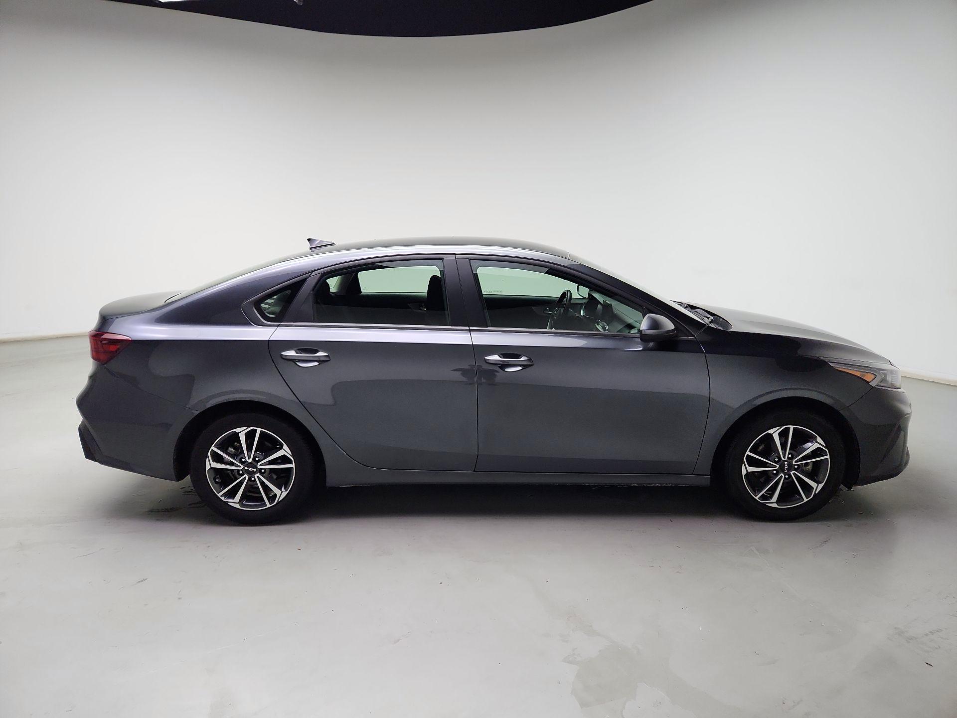 Thumbnail: 2024 Kia Forte - 4