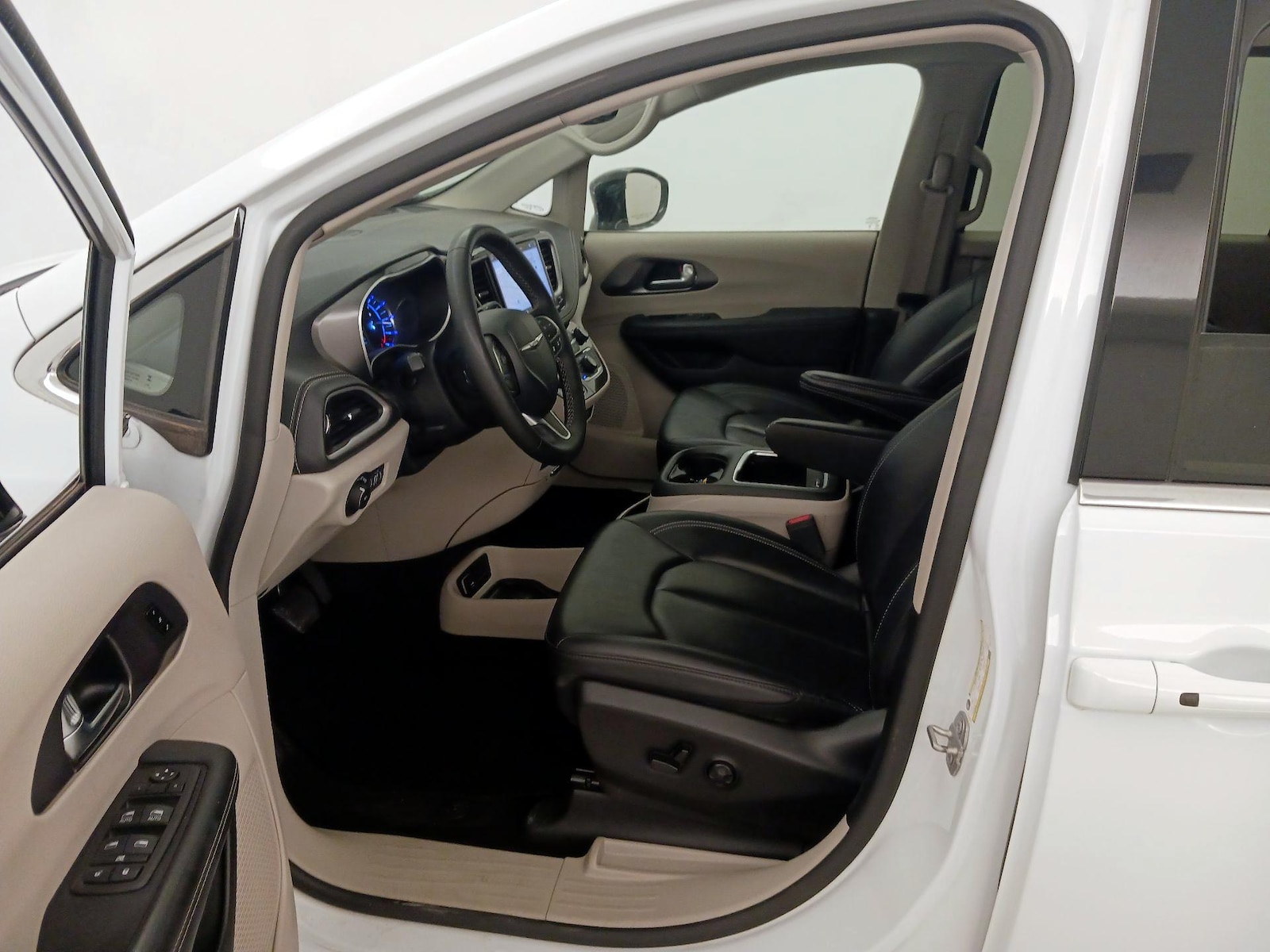 2024 Chrysler Pacifica PHEV Select - Photo 12