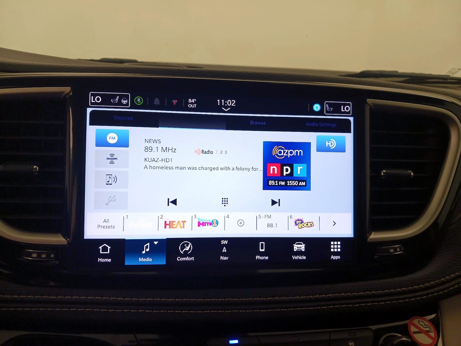 2024 Chrysler Pacifica PHEV Select - Photo 17