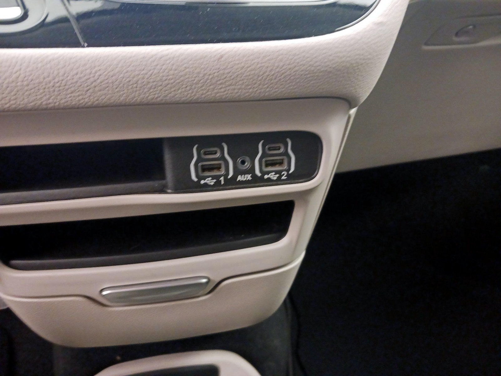 2024 Chrysler Pacifica PHEV Select - Photo 20