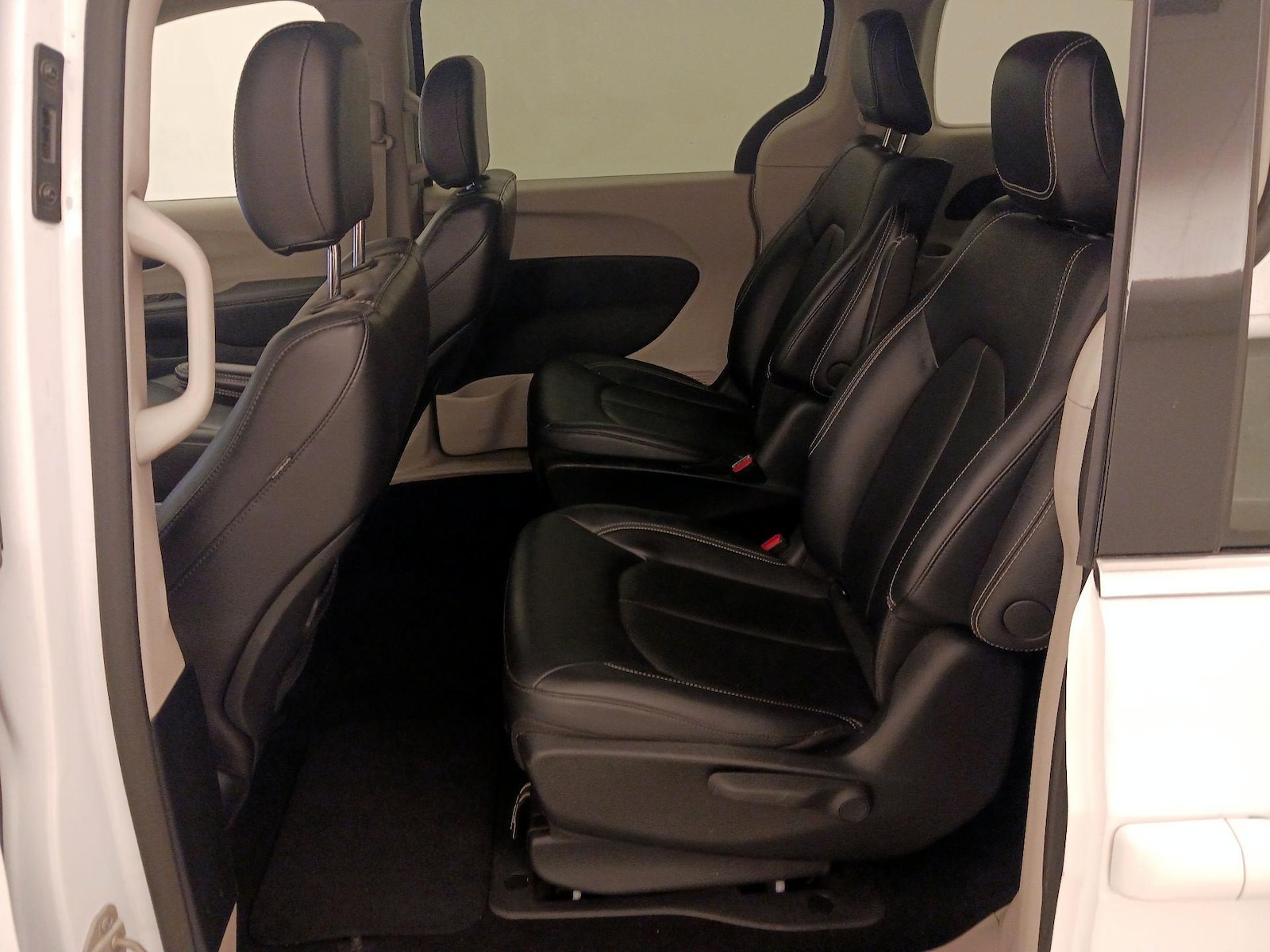 2024 Chrysler Pacifica PHEV Select - Photo 21