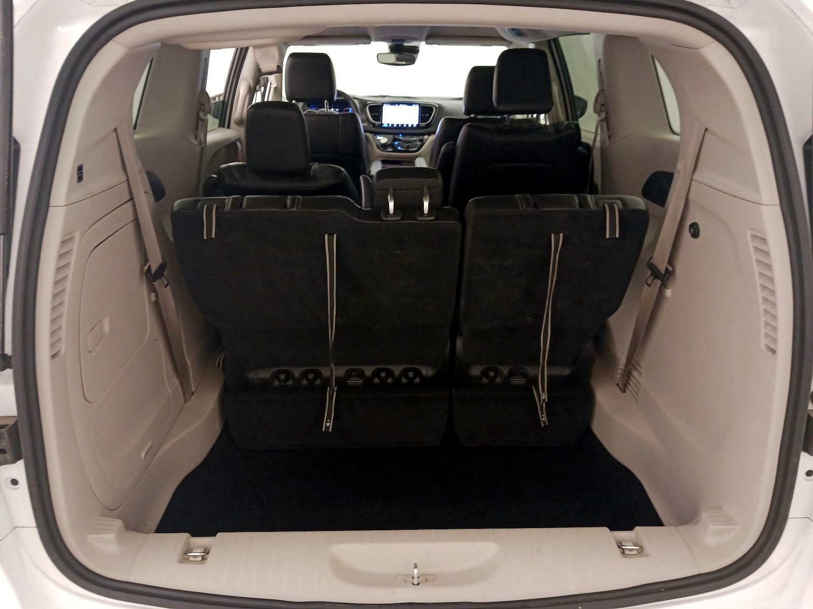 2024 Chrysler Pacifica PHEV Select - Photo 23