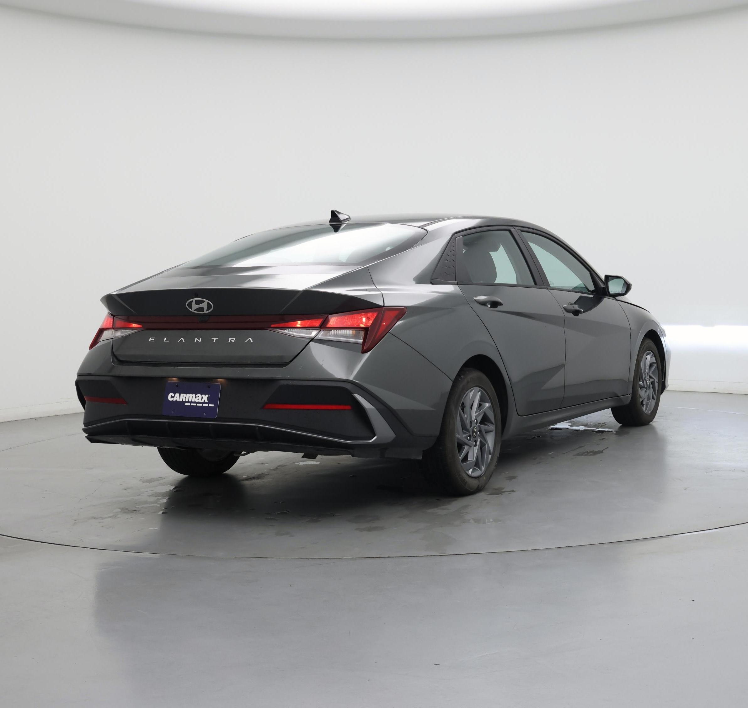 Thumbnail: 2024 Hyundai Elantra - 8