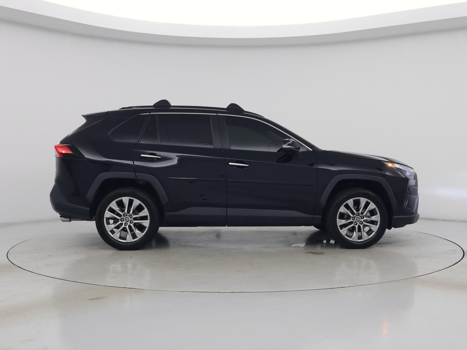 2022 Toyota RAV4 Limited - Photo 8