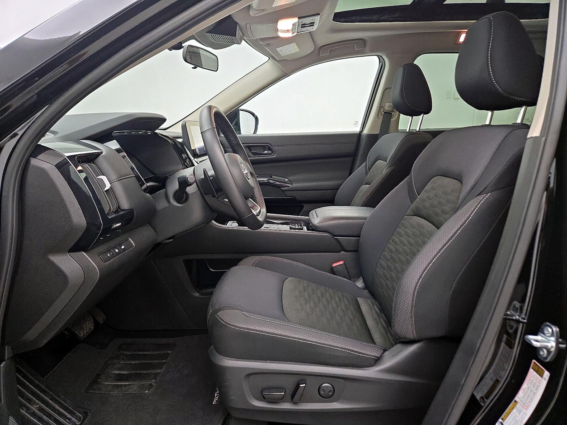 Thumbnail: 2025 Nissan Pathfinder - 11