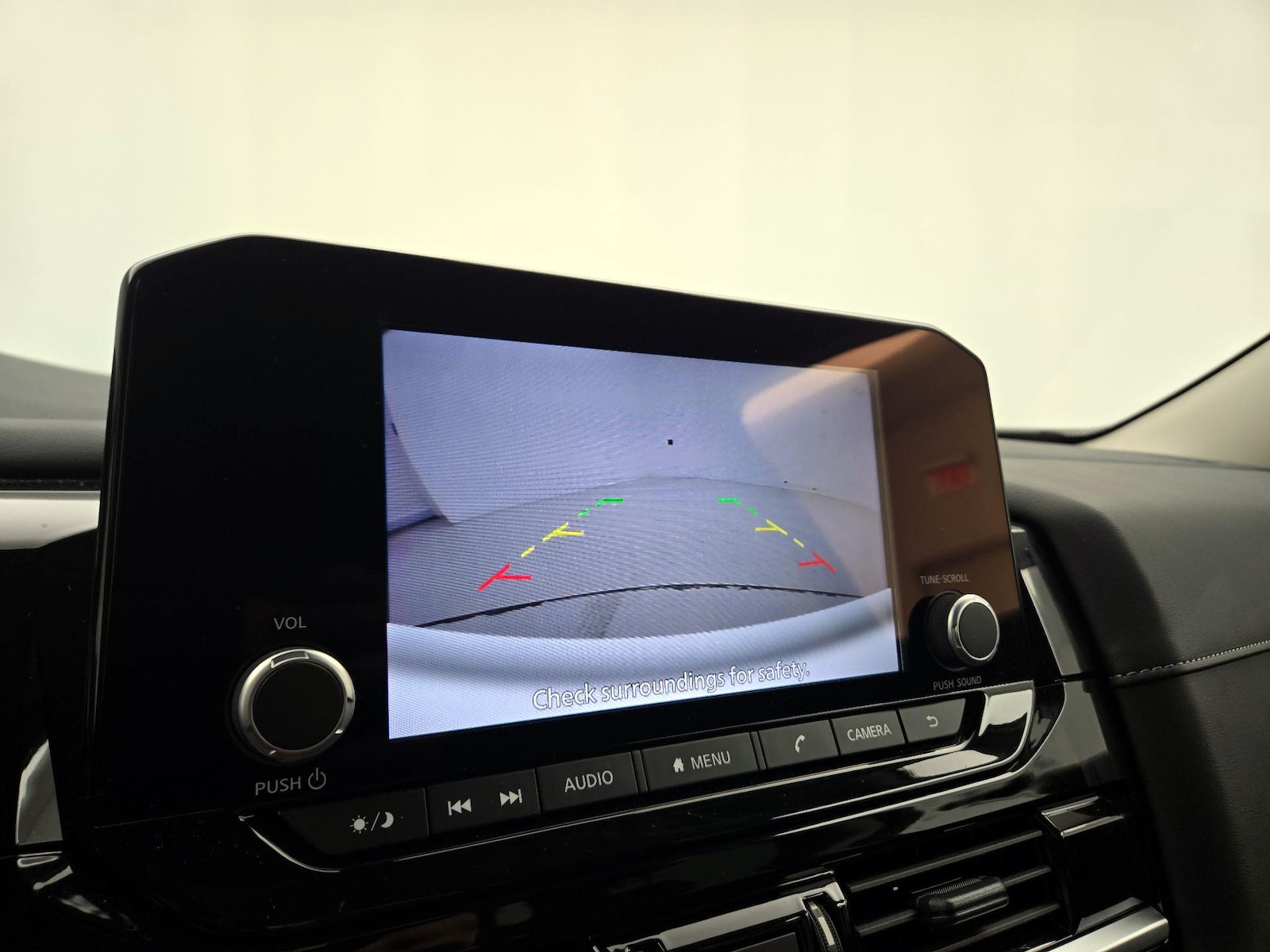 2025 Nissan Pathfinder SV - Photo 15